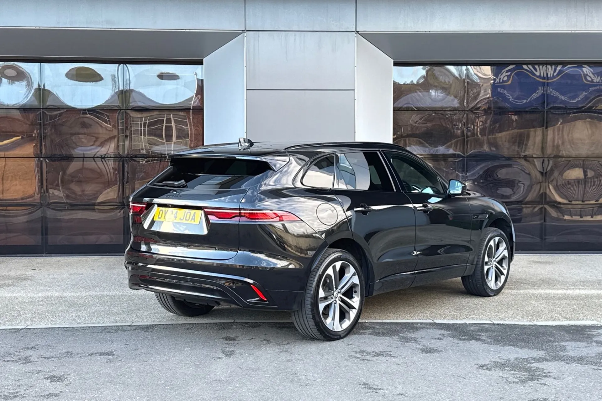 Jaguar F-PACE thumbnail image number 7