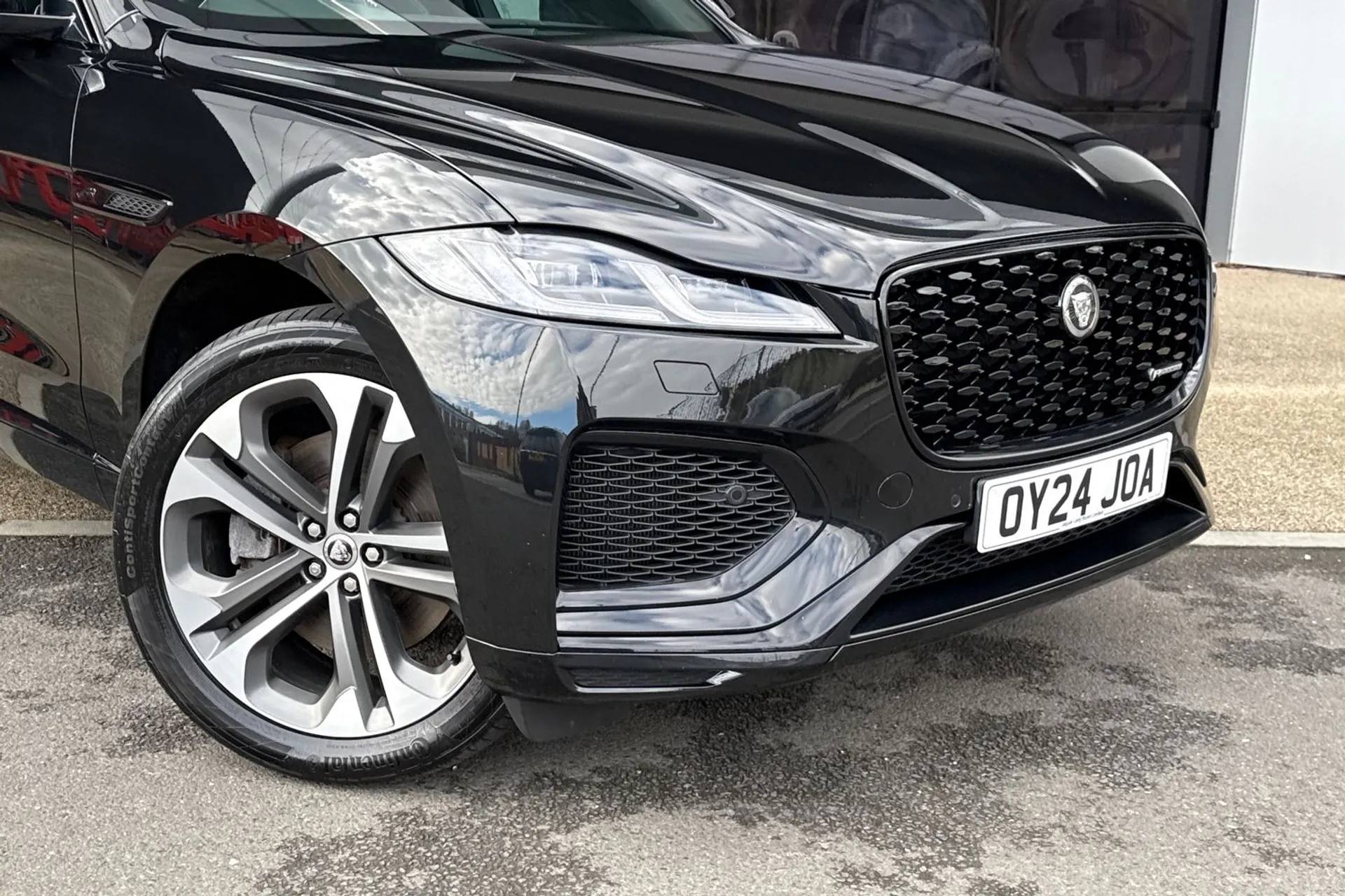 Jaguar F-PACE thumbnail image number 19