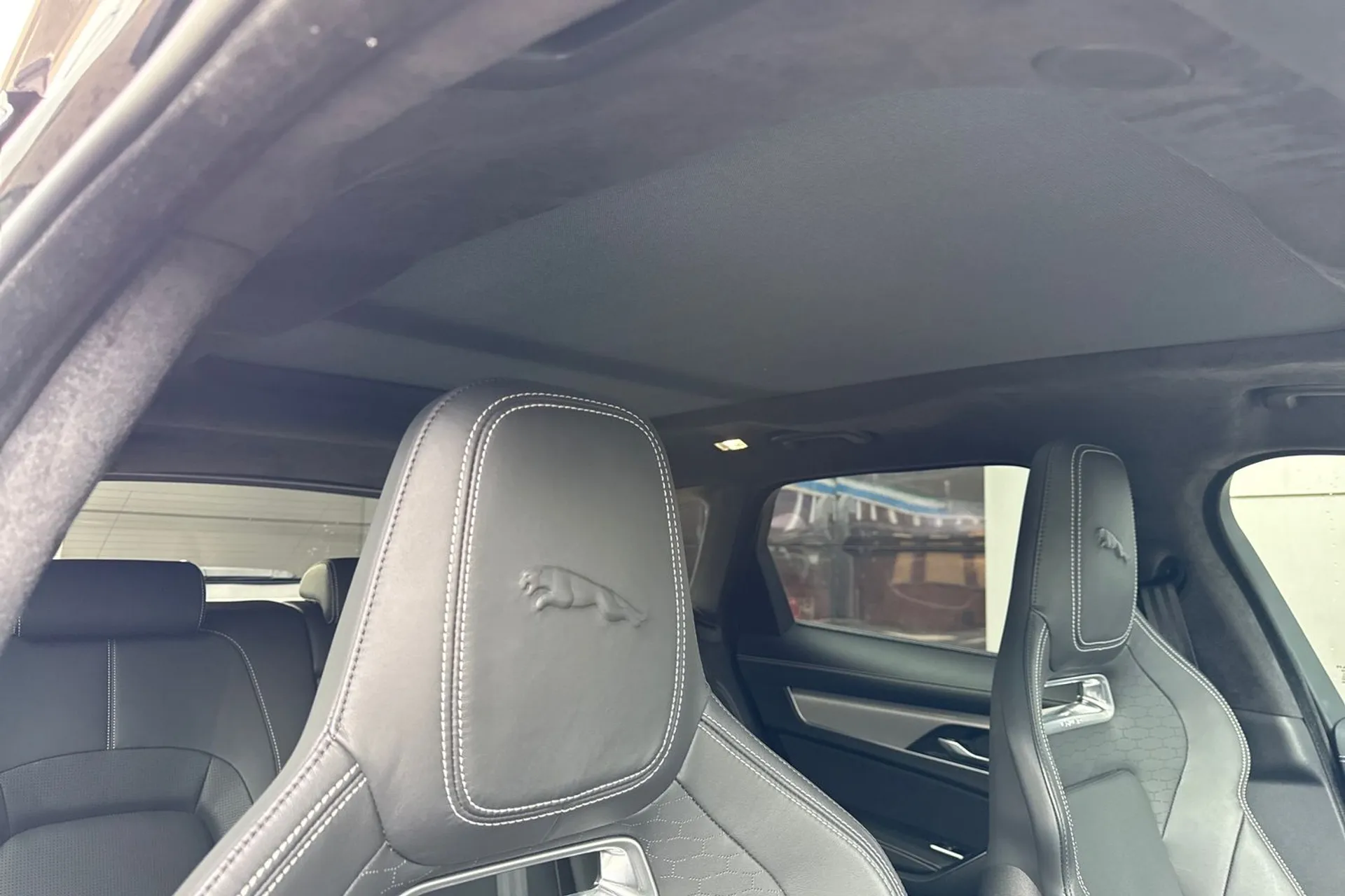 Jaguar F-PACE thumbnail image number 9