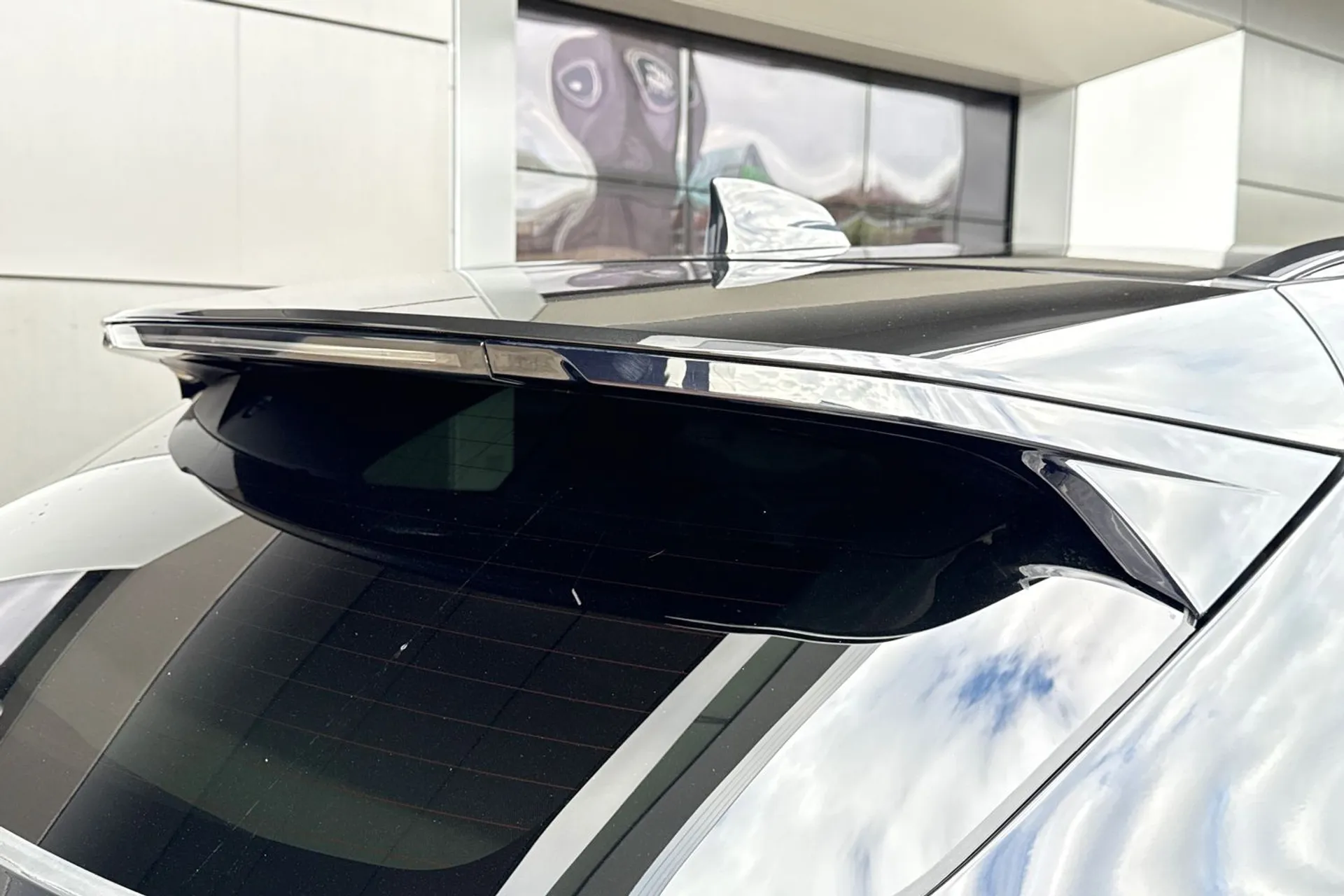 Jaguar F-PACE thumbnail image number 27