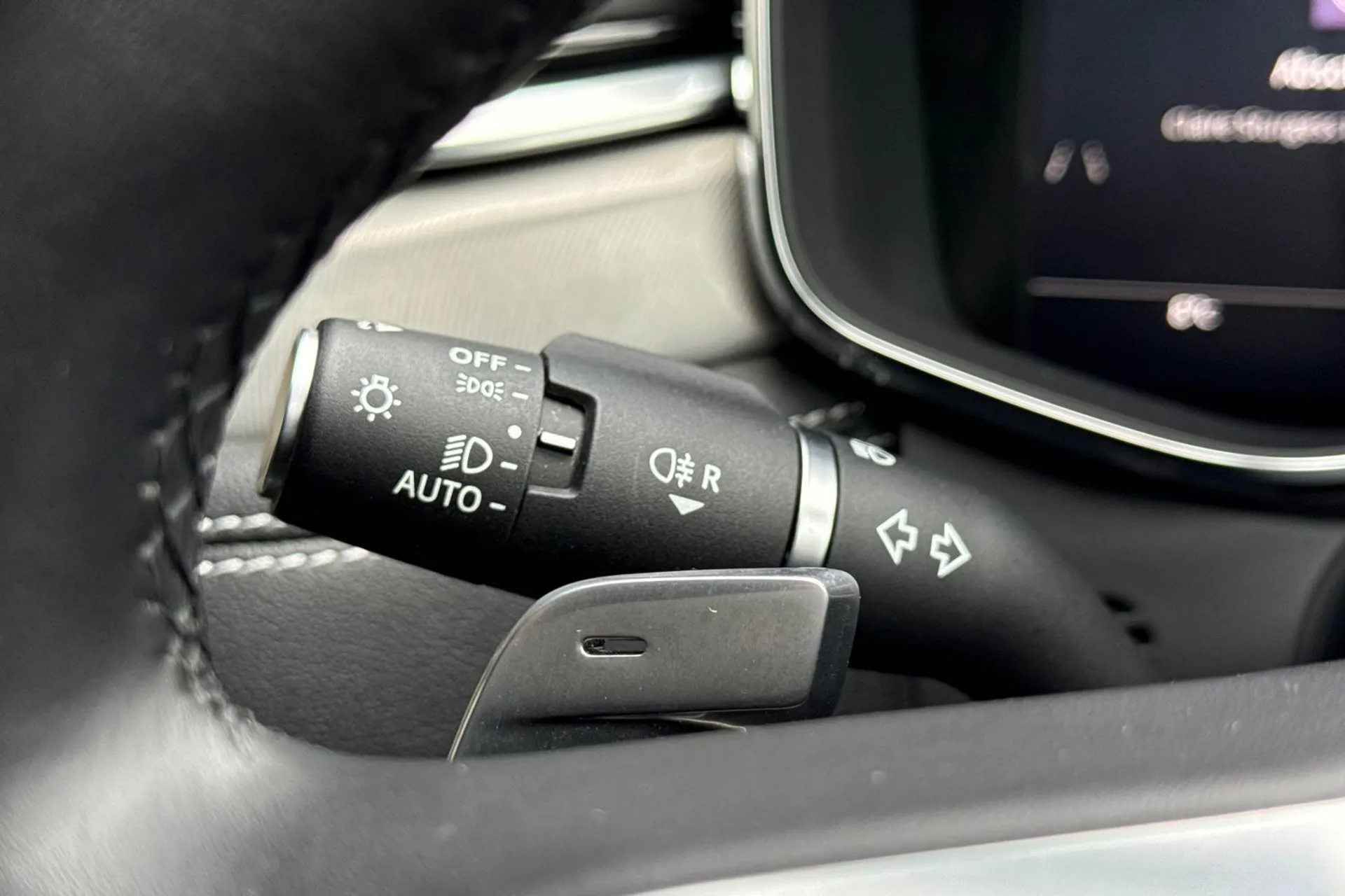 Jaguar F-PACE thumbnail image number 65