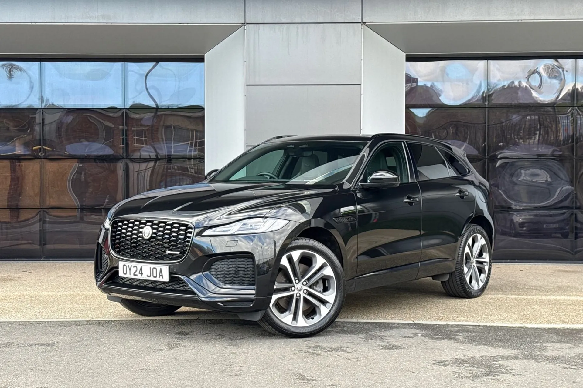 Jaguar F-PACE thumbnail image number 17