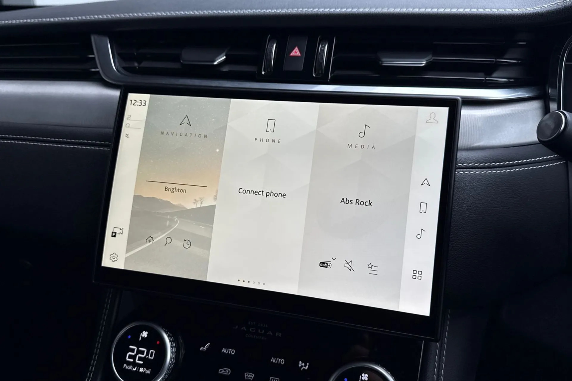 Jaguar F-PACE thumbnail image number 61