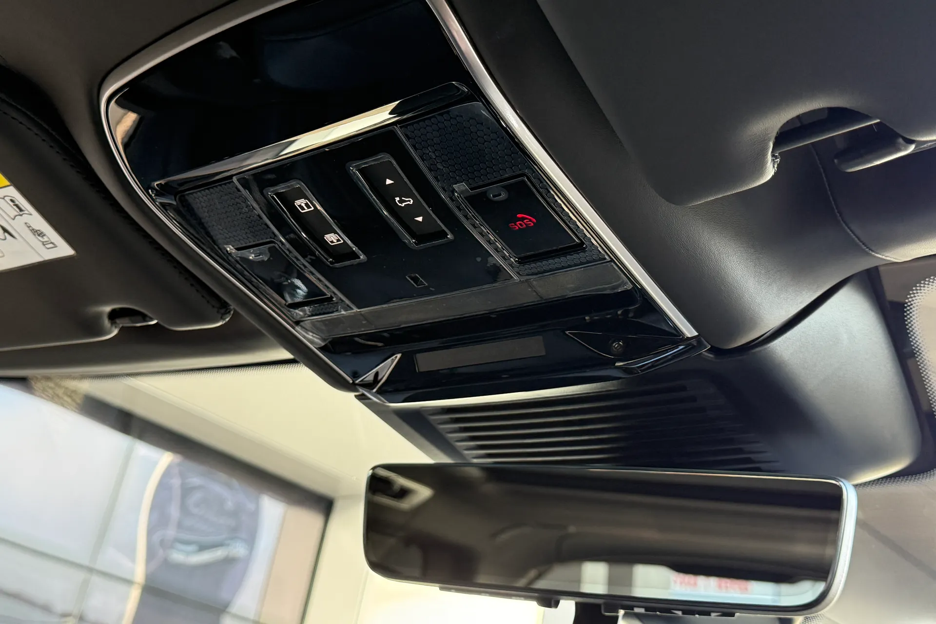 LAND ROVER RANGE ROVER thumbnail image number 46