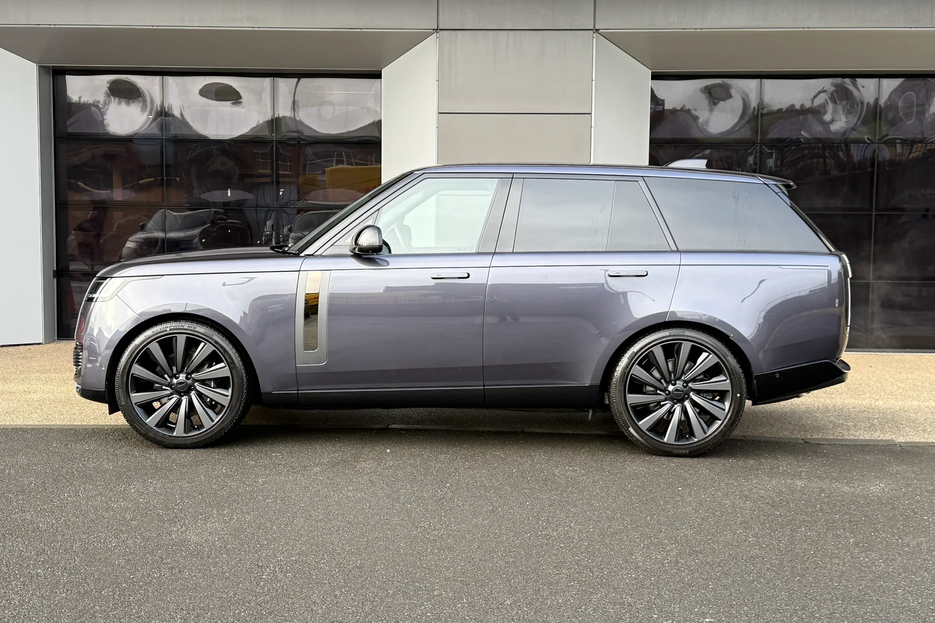 LAND ROVER RANGE ROVER thumbnail image number 9