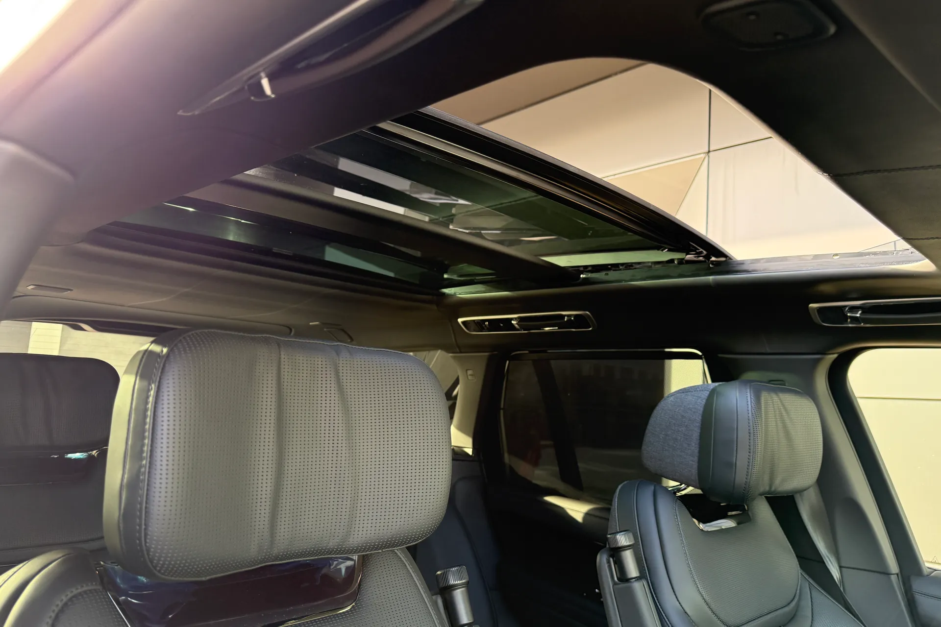 LAND ROVER RANGE ROVER thumbnail image number 12