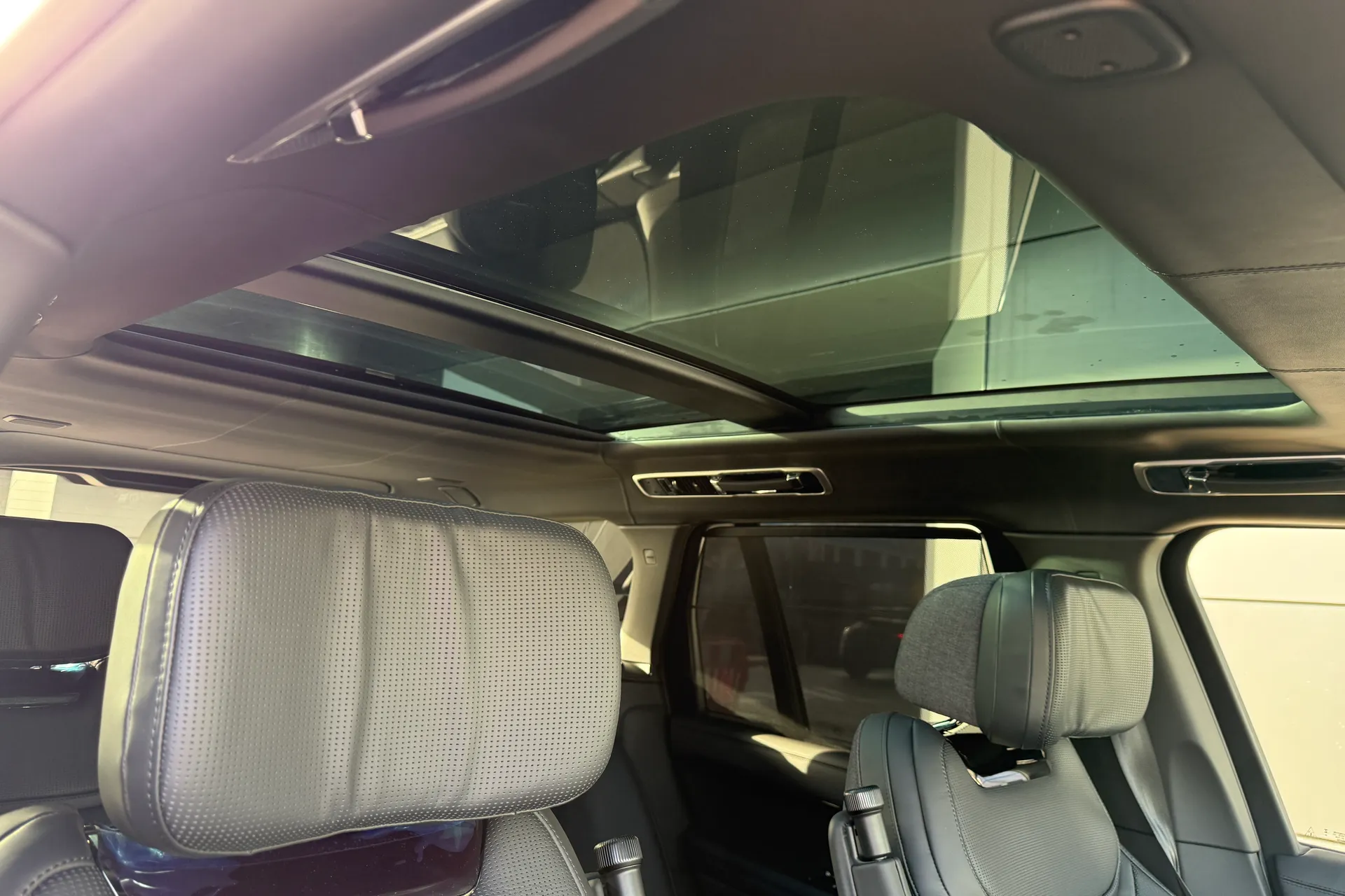 LAND ROVER RANGE ROVER thumbnail image number 11