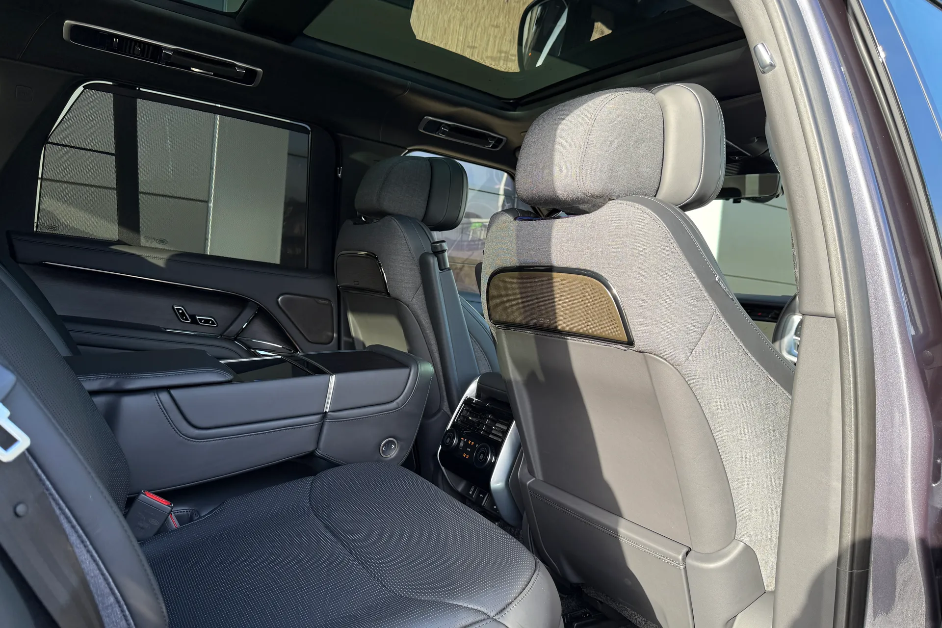 LAND ROVER RANGE ROVER thumbnail image number 54