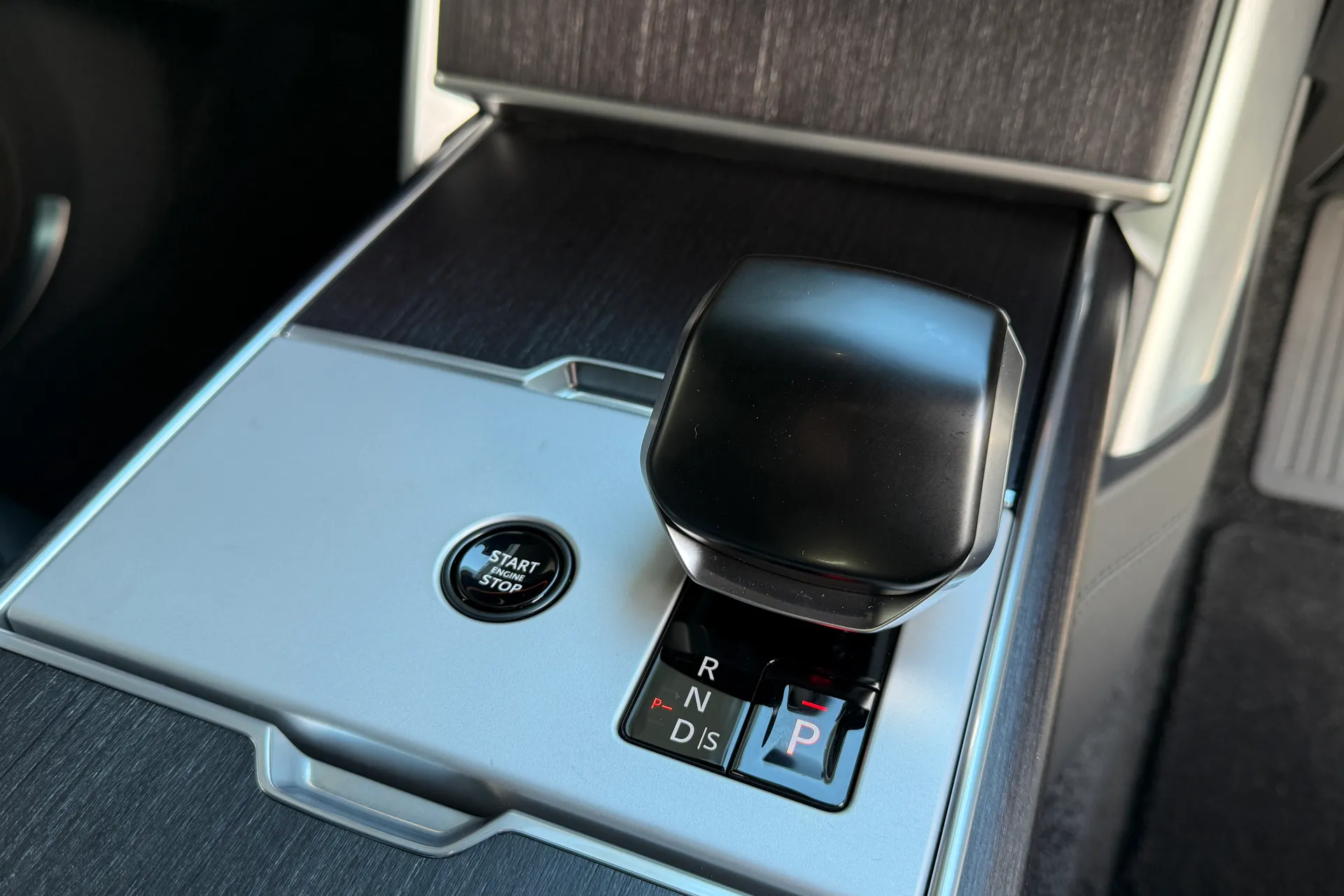 LAND ROVER RANGE ROVER thumbnail image number 42