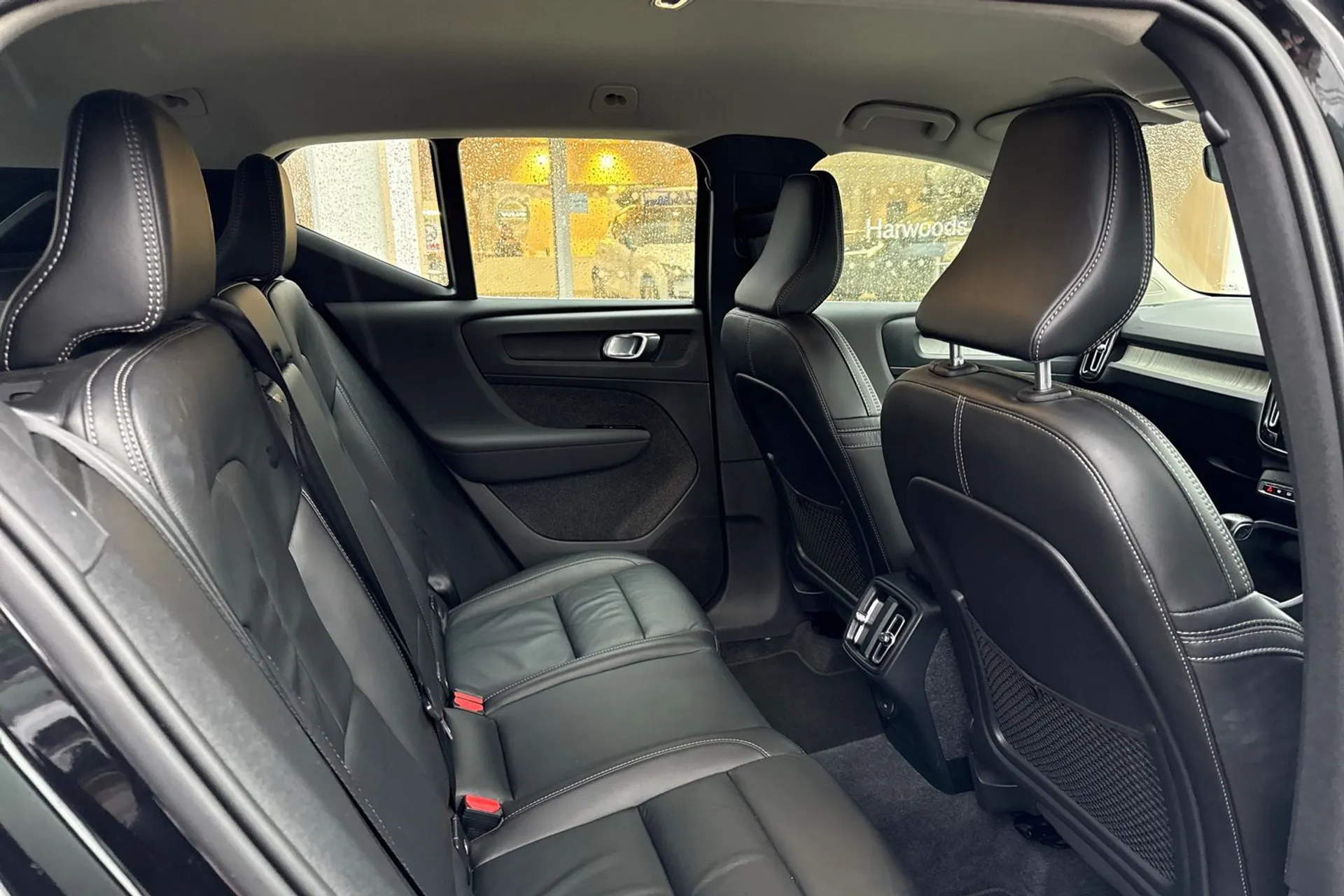 Volvo XC40 thumbnail image number 23