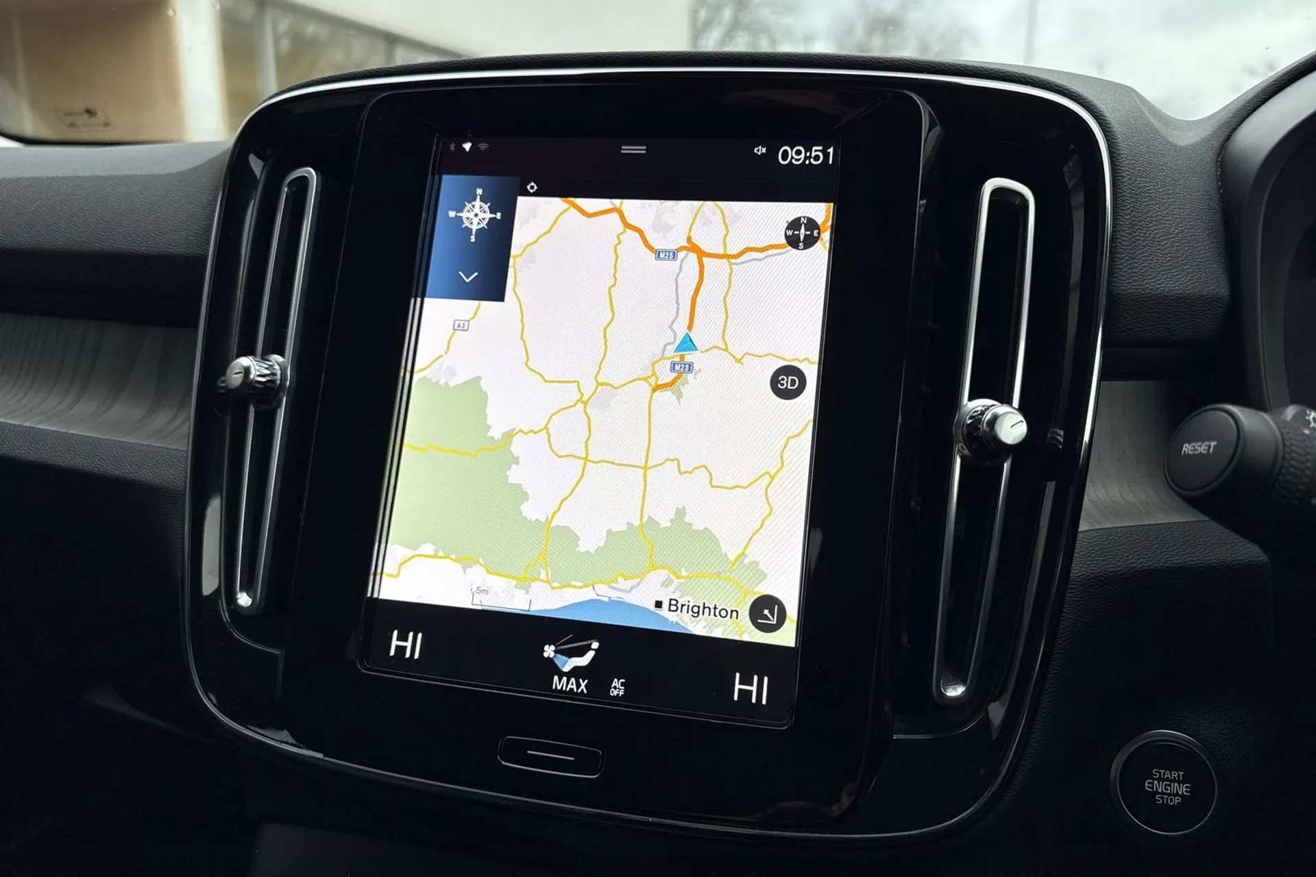 Volvo XC40 thumbnail image number 5