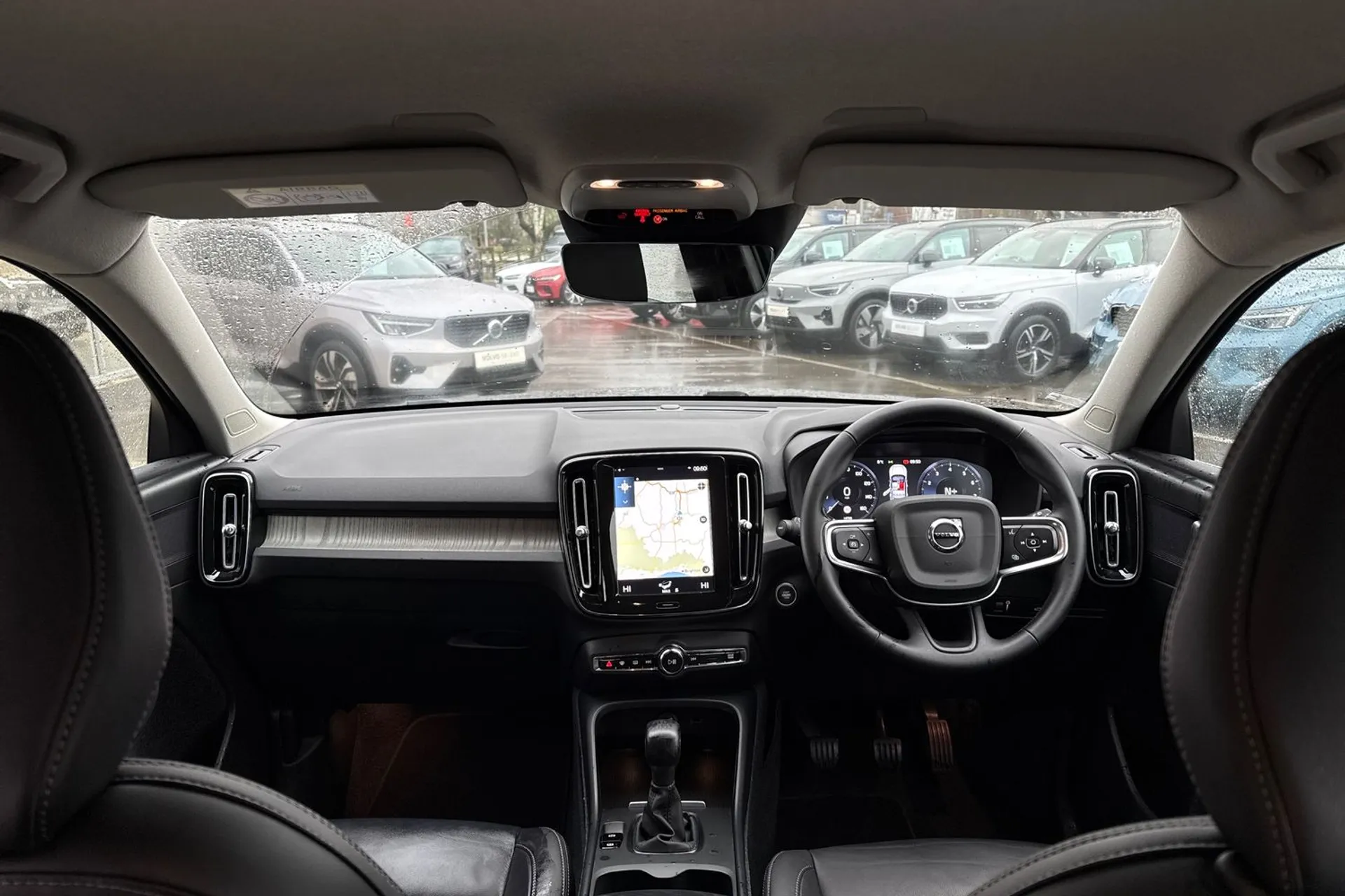 Volvo XC40 thumbnail image number 3