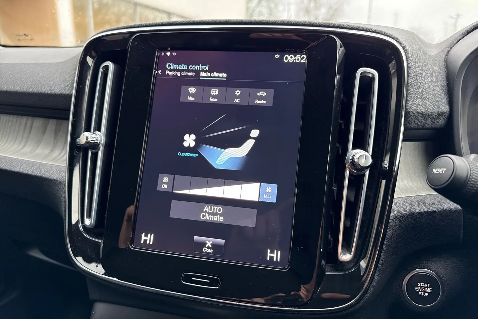 Volvo XC40 thumbnail image number 38