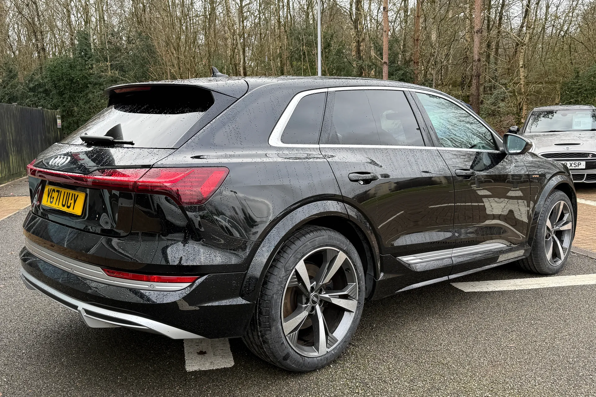 Audi e-tron thumbnail image number 36