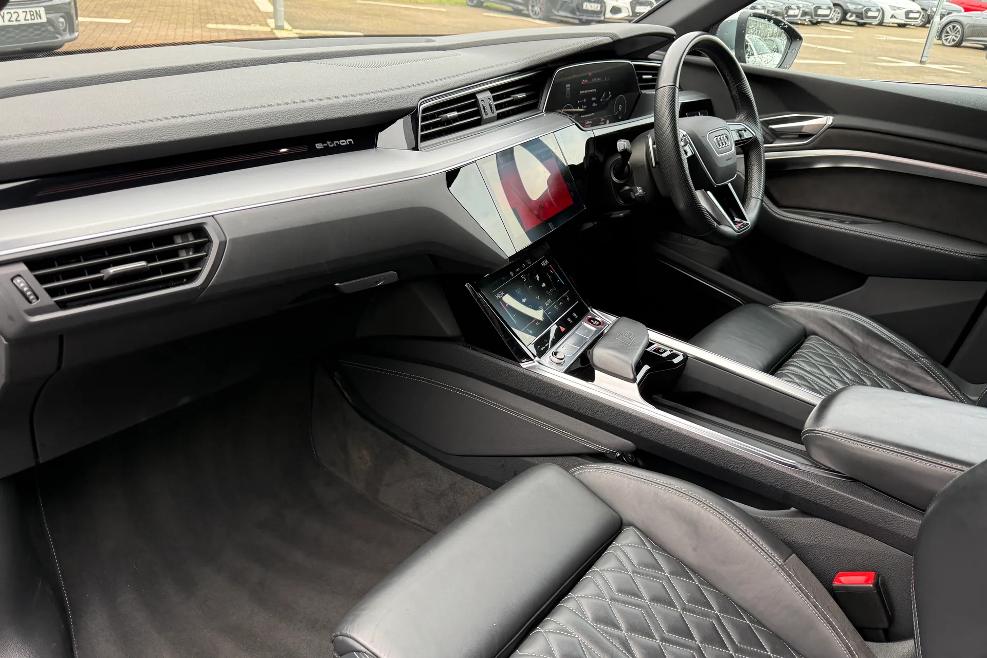 Audi e-tron thumbnail image number 49