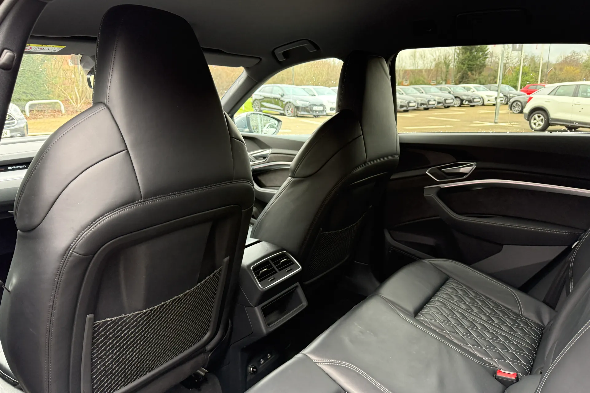 Audi e-tron thumbnail image number 46