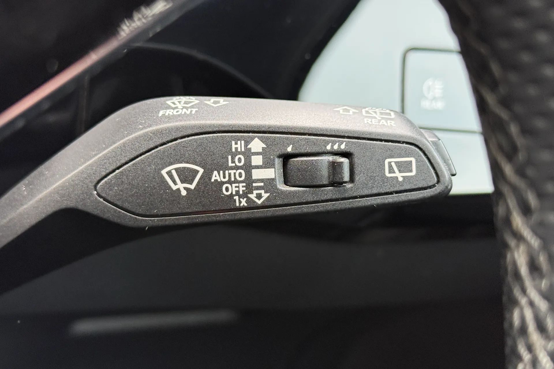 Audi e-tron thumbnail image number 17