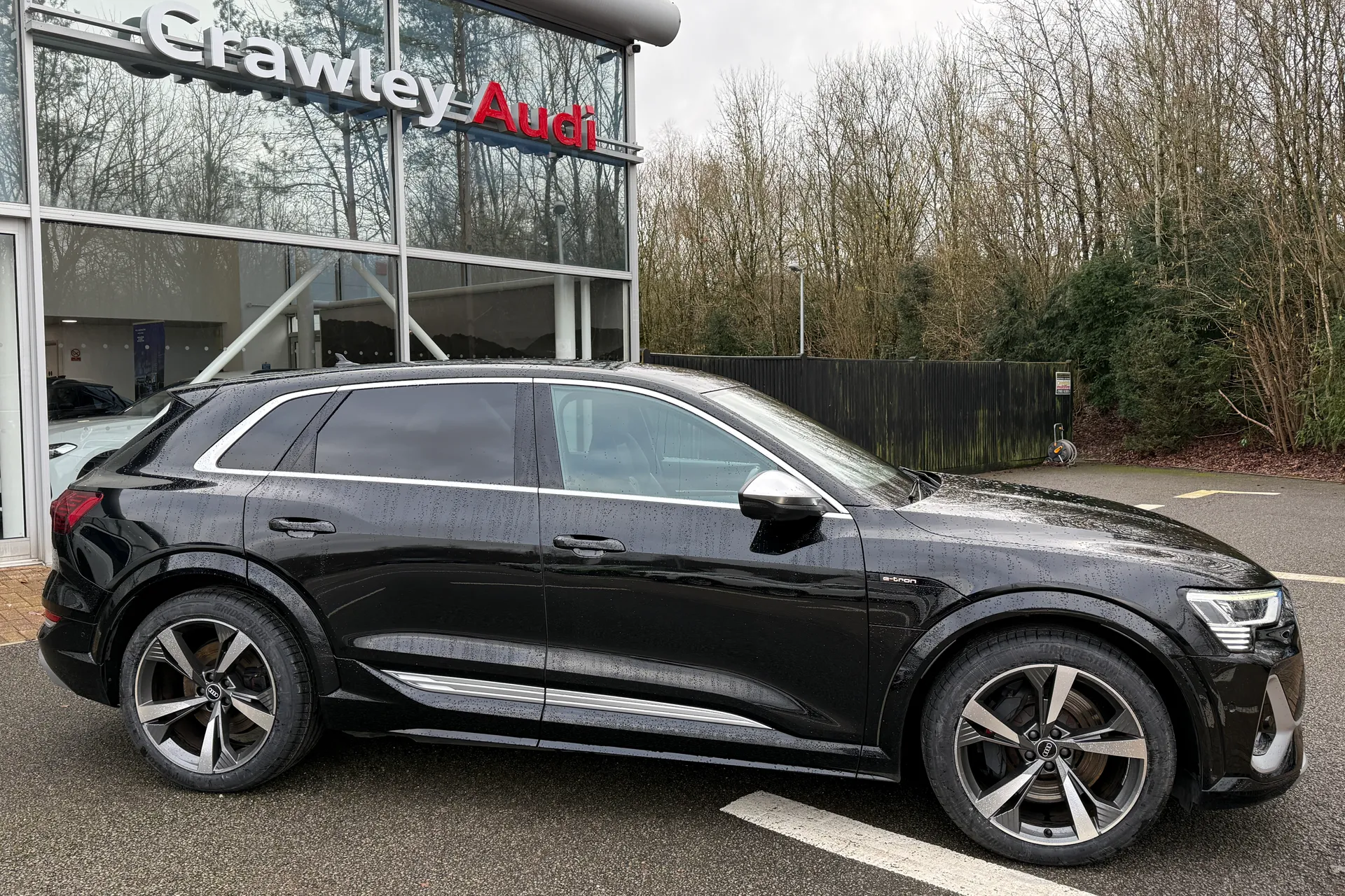 Audi e-tron thumbnail image number 2