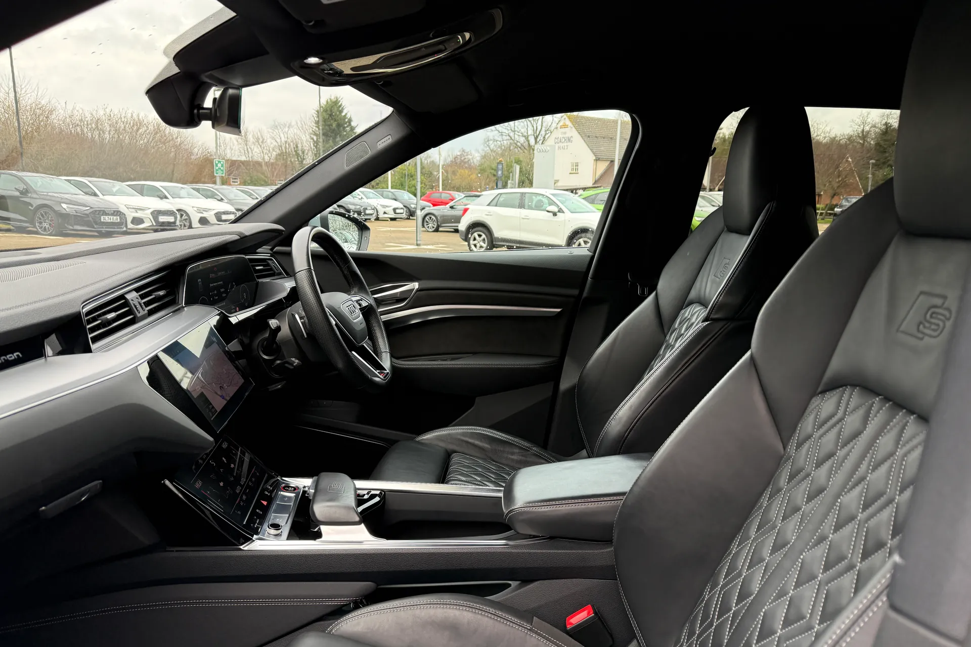 Audi e-tron thumbnail image number 51