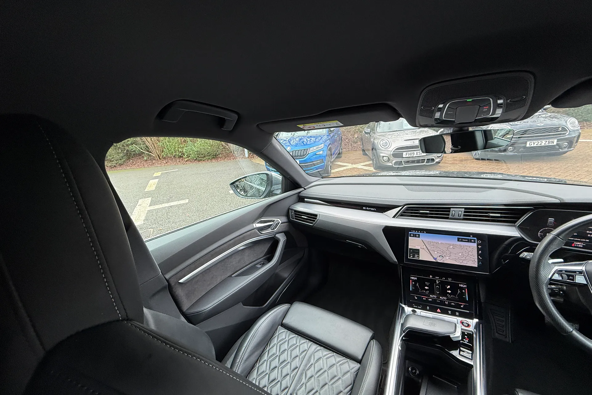 Audi e-tron thumbnail image number 32