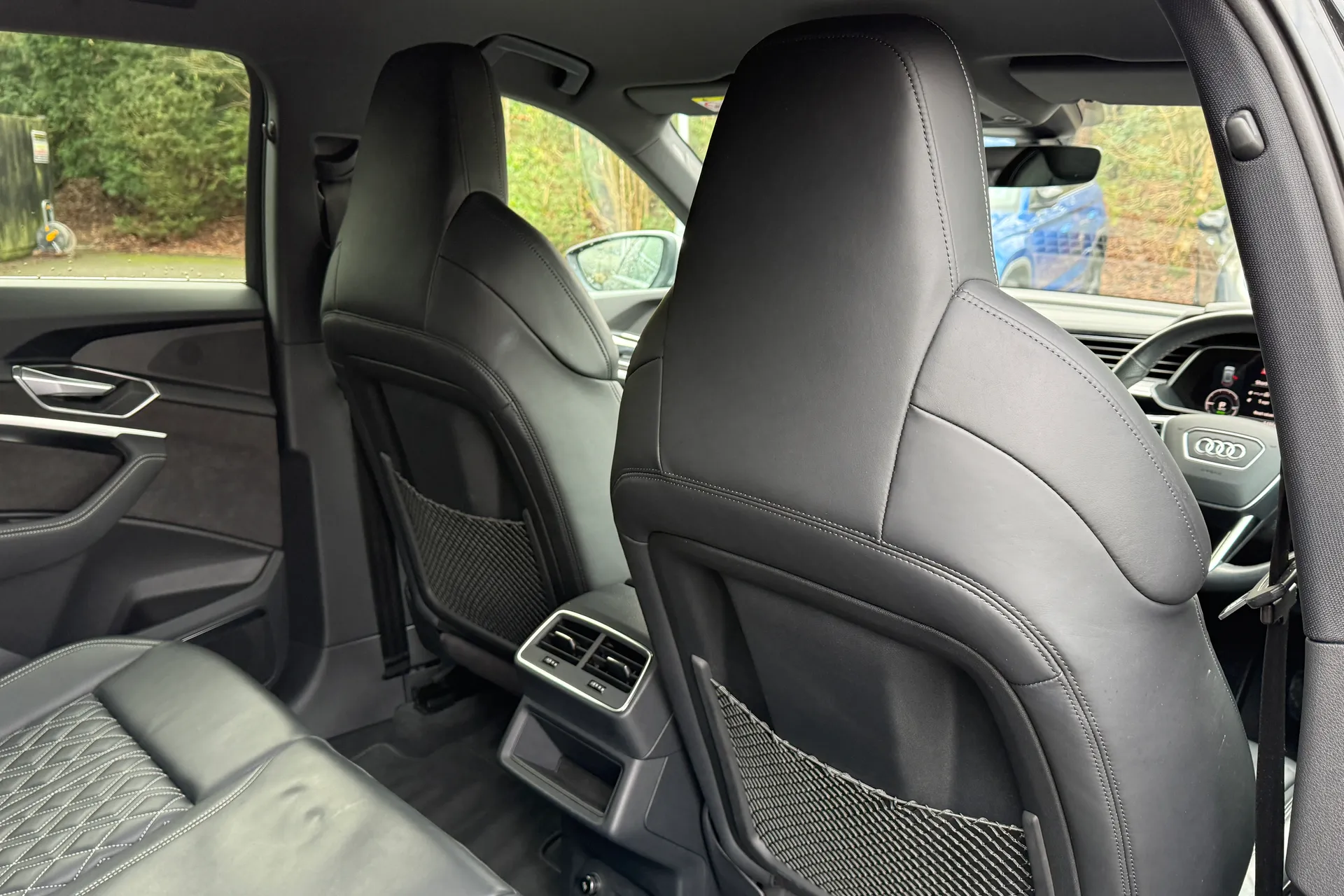 Audi e-tron thumbnail image number 29