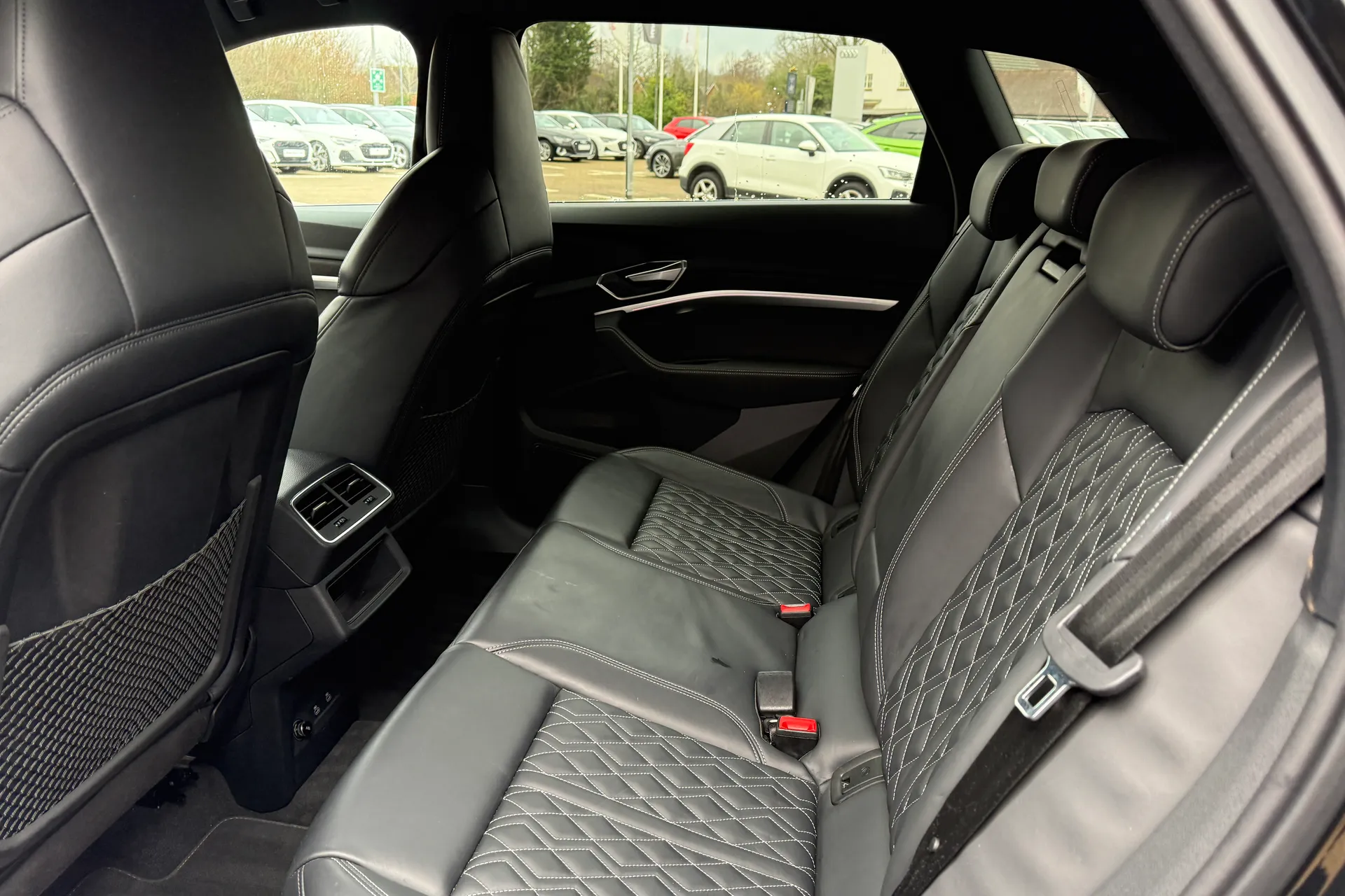 Audi e-tron thumbnail image number 48