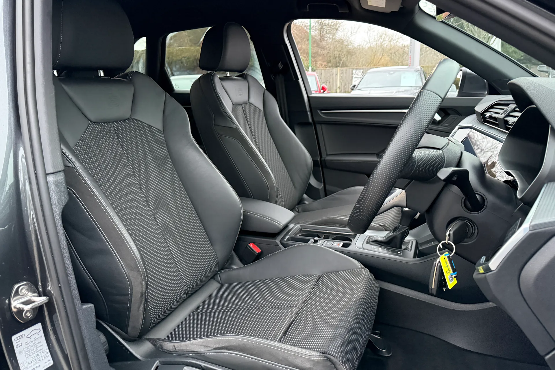 Audi Q3 thumbnail image number 23