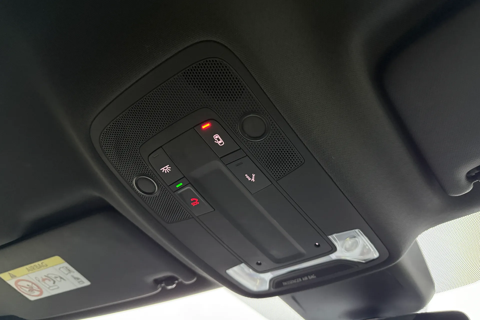 Audi Q3 thumbnail image number 16