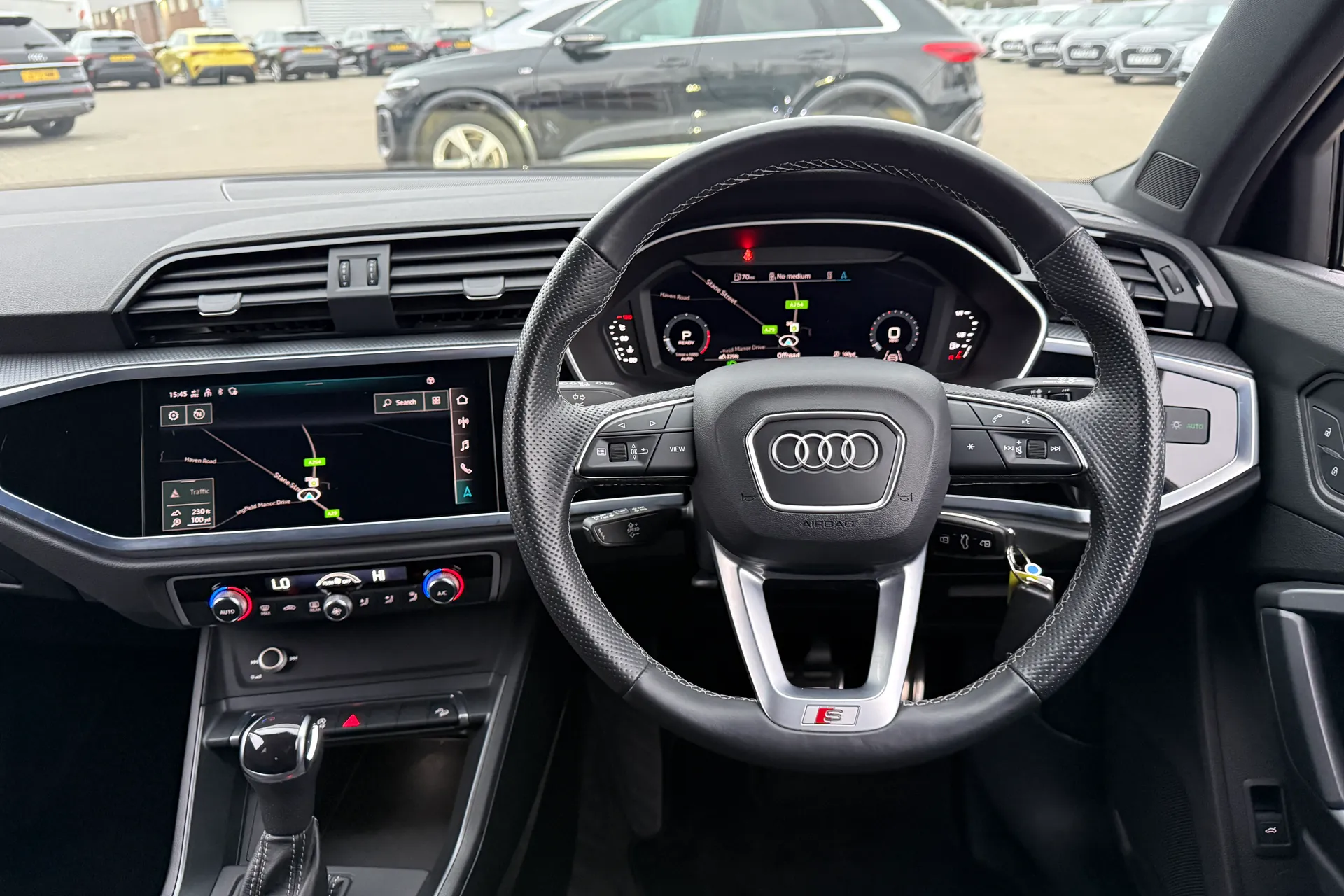 Audi Q3 thumbnail image number 5