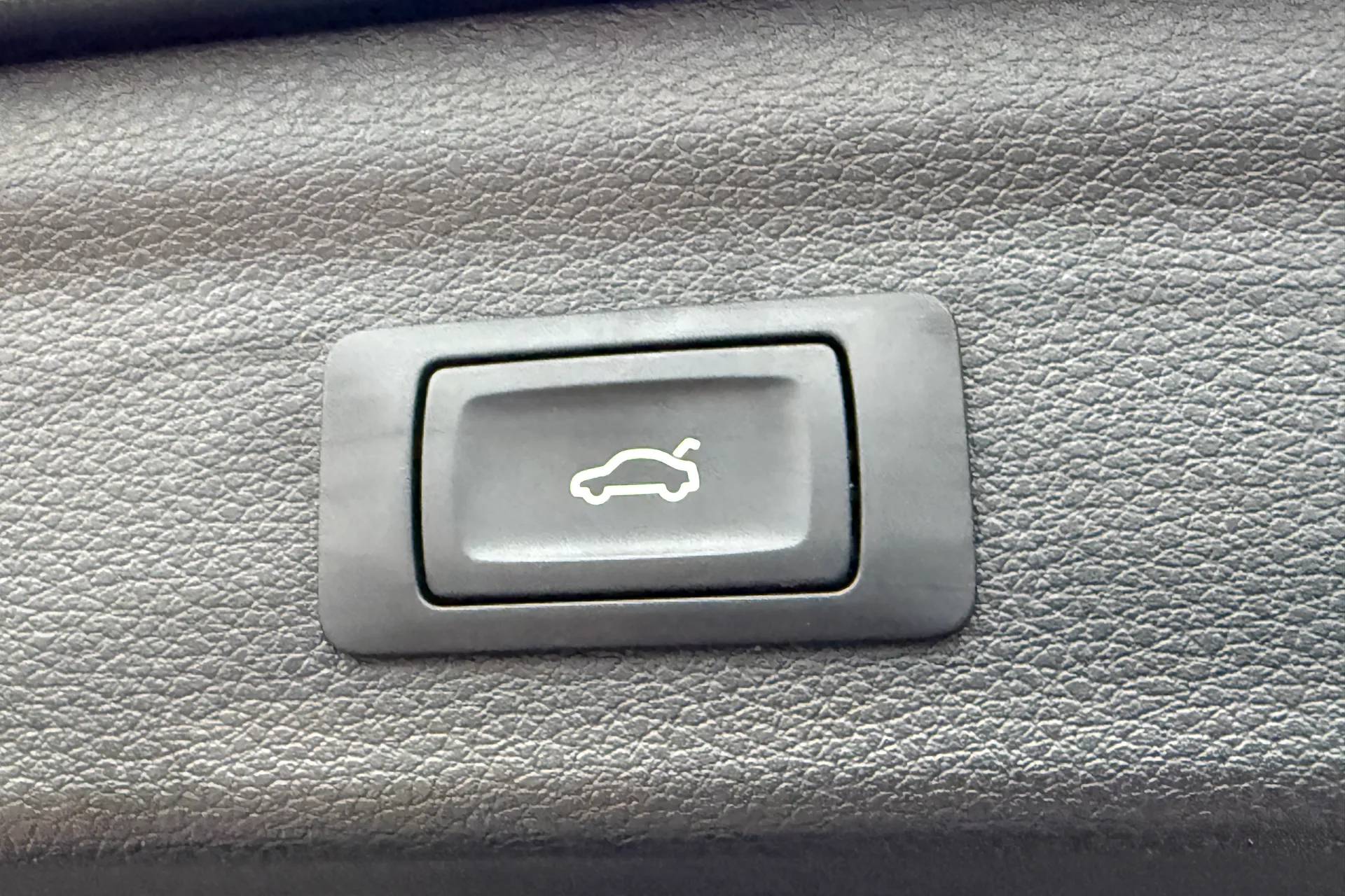 Audi Q3 thumbnail image number 33