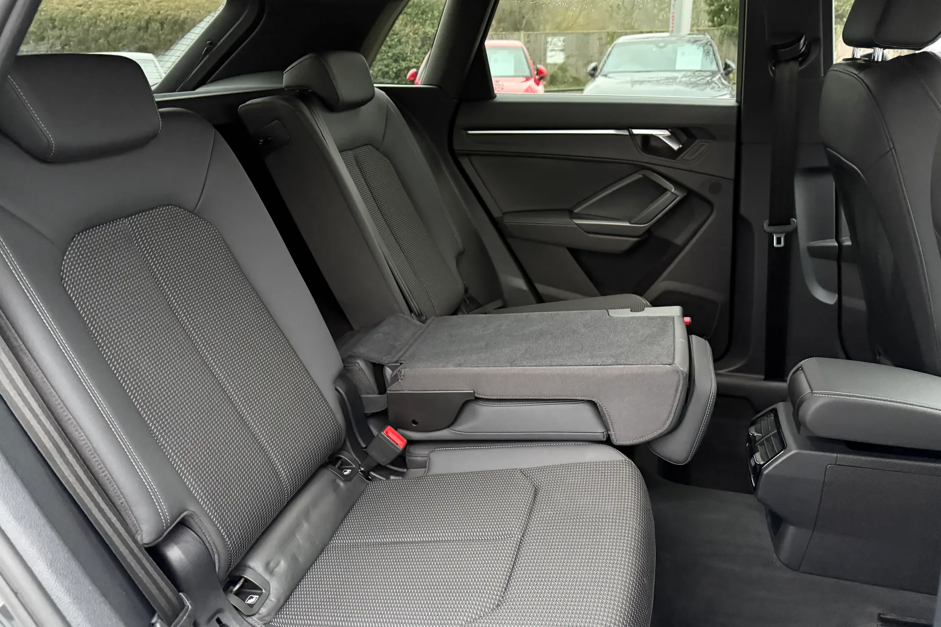 Audi Q3 thumbnail image number 42