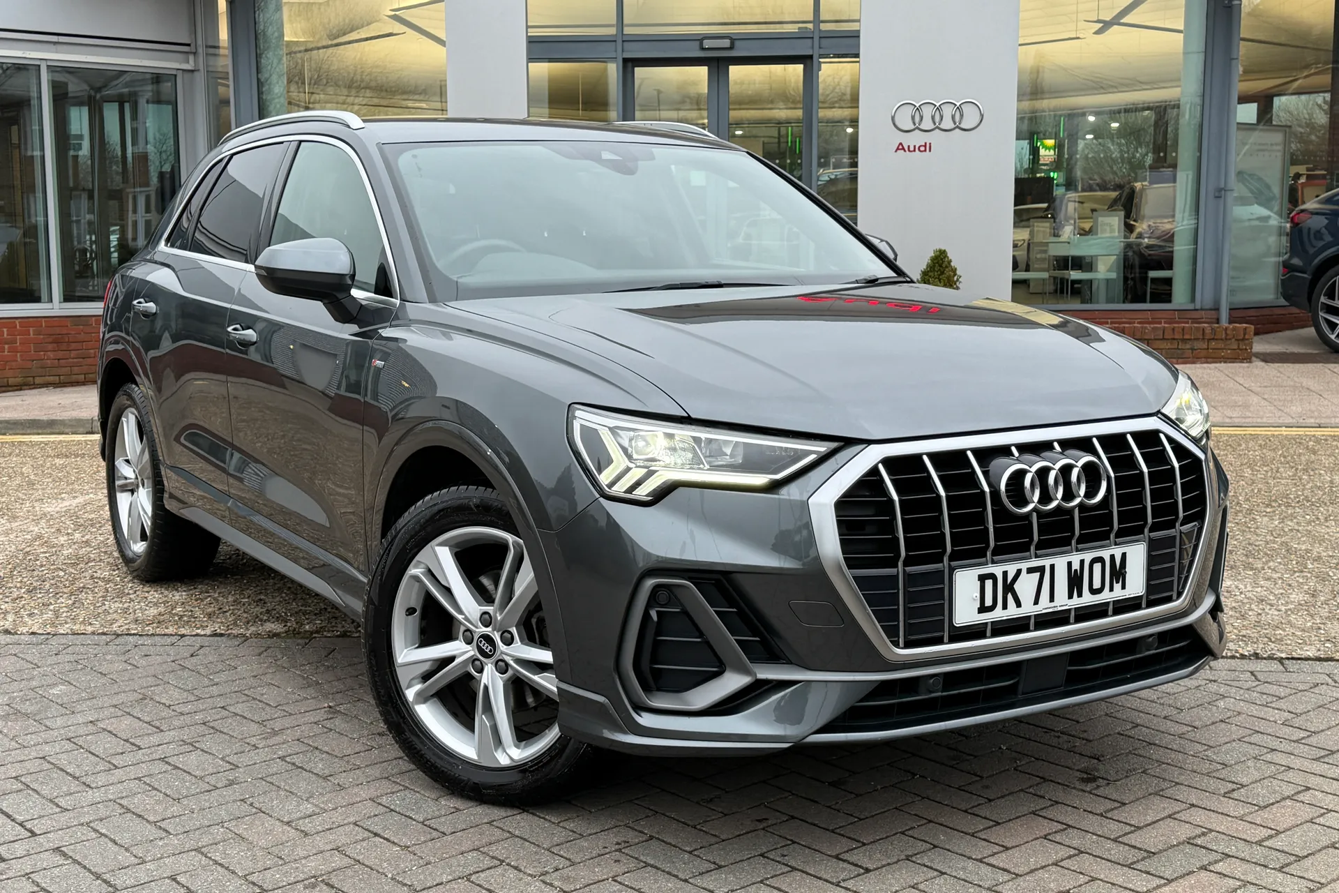 Audi Q3 thumbnail image number 20