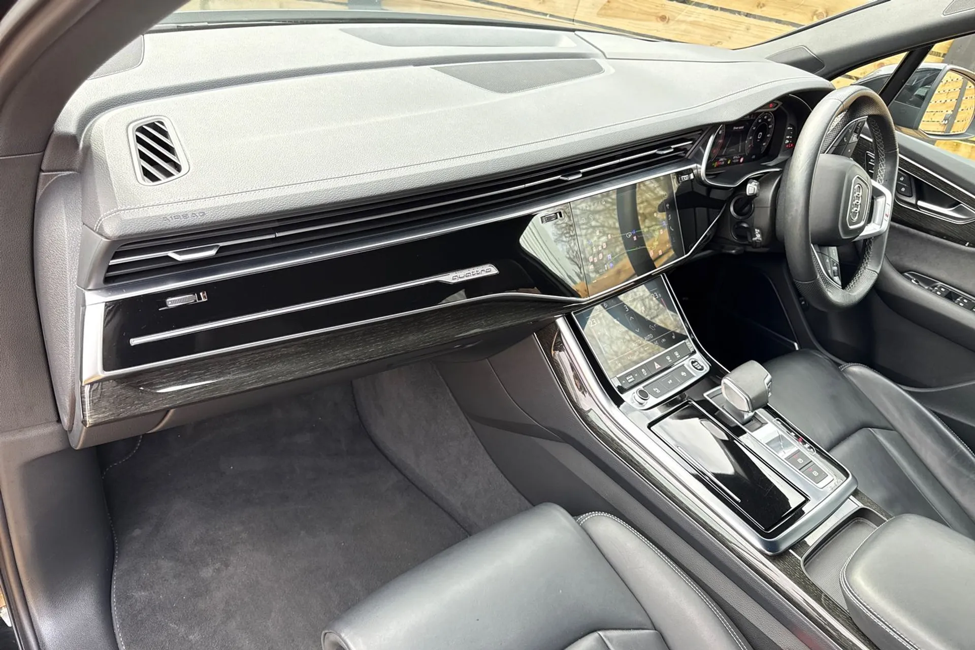 Audi Q7 thumbnail image number 28