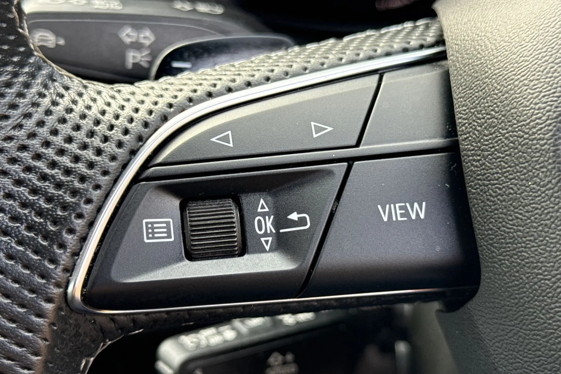 Audi Q7 thumbnail image number 37