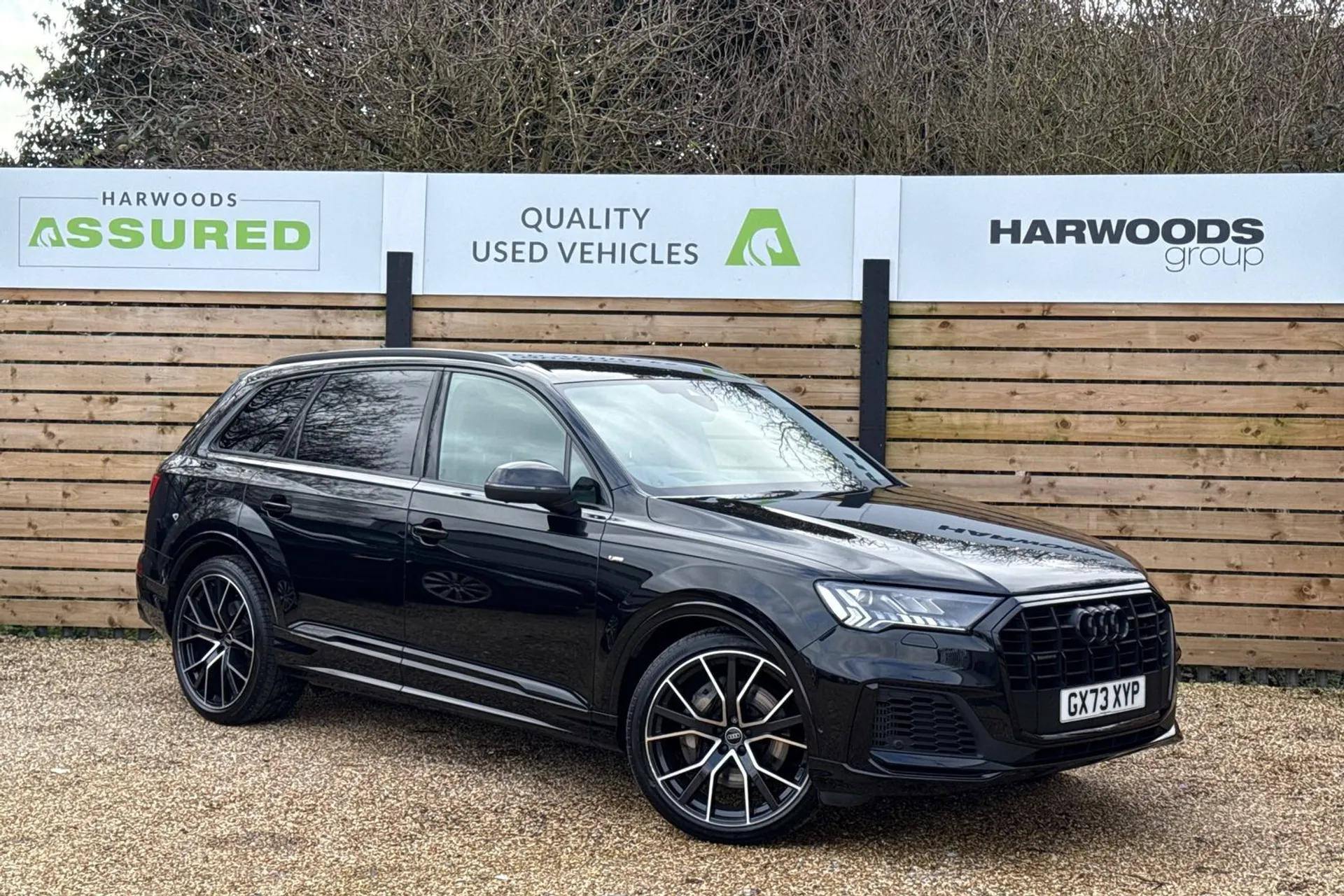 Audi Q7 focused image