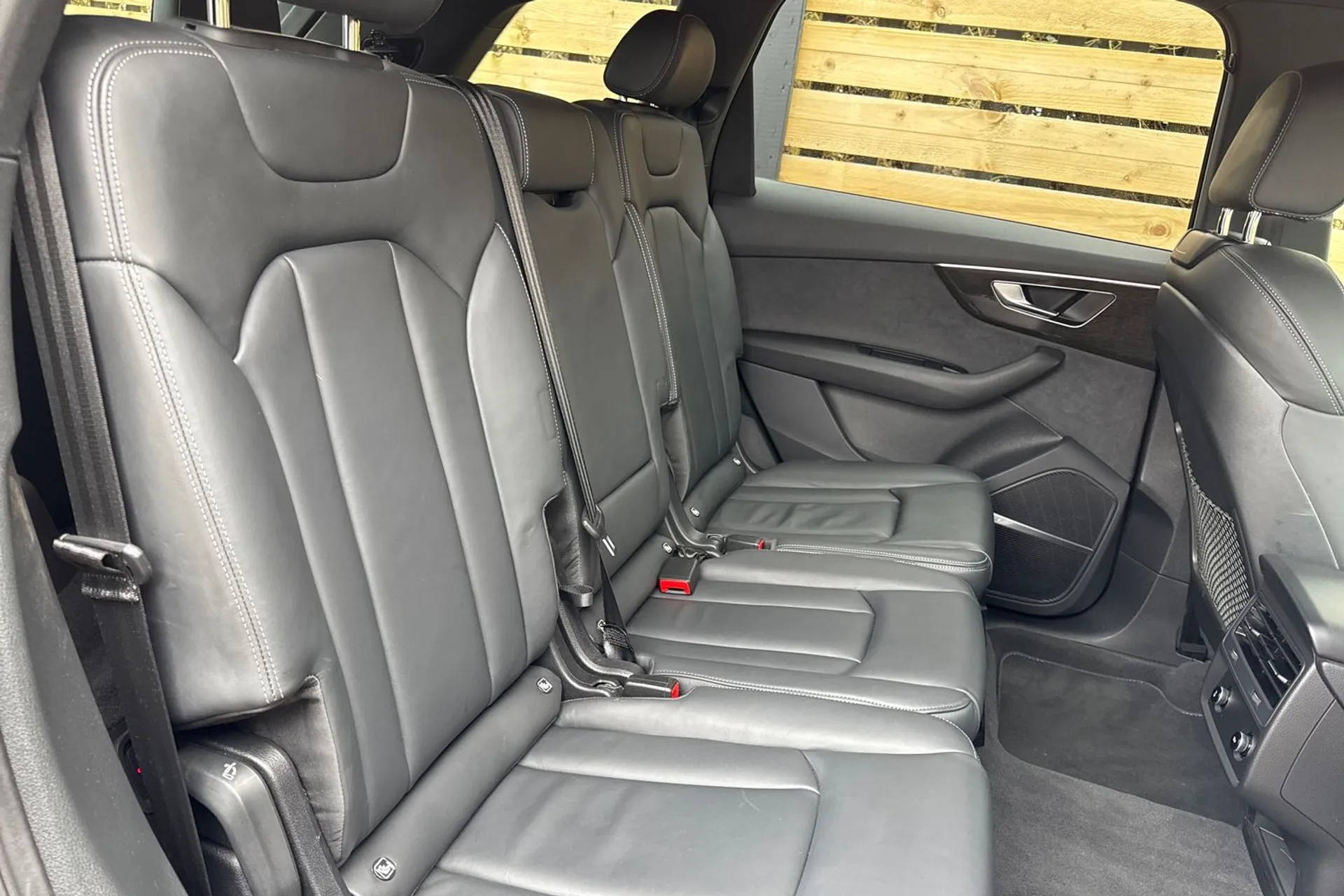 Audi Q7 thumbnail image number 23