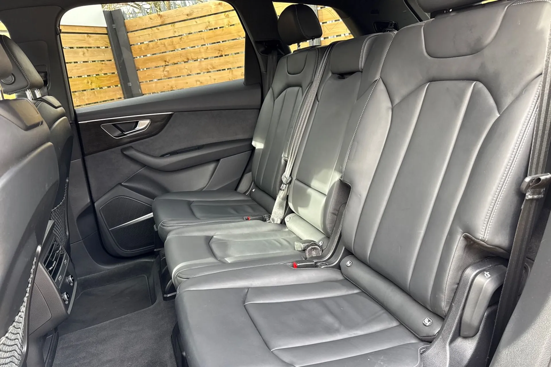 Audi Q7 thumbnail image number 31