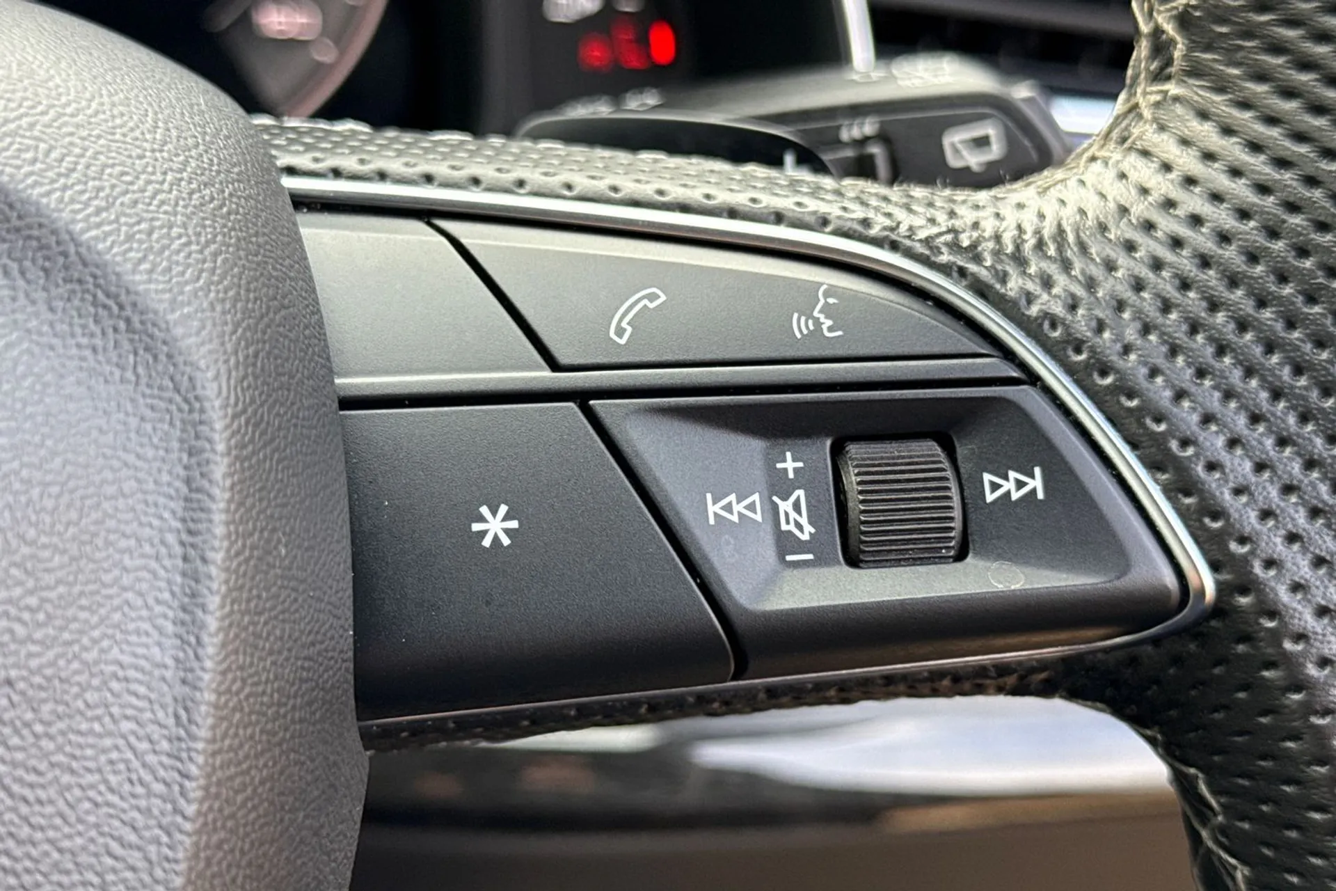 Audi Q7 thumbnail image number 38