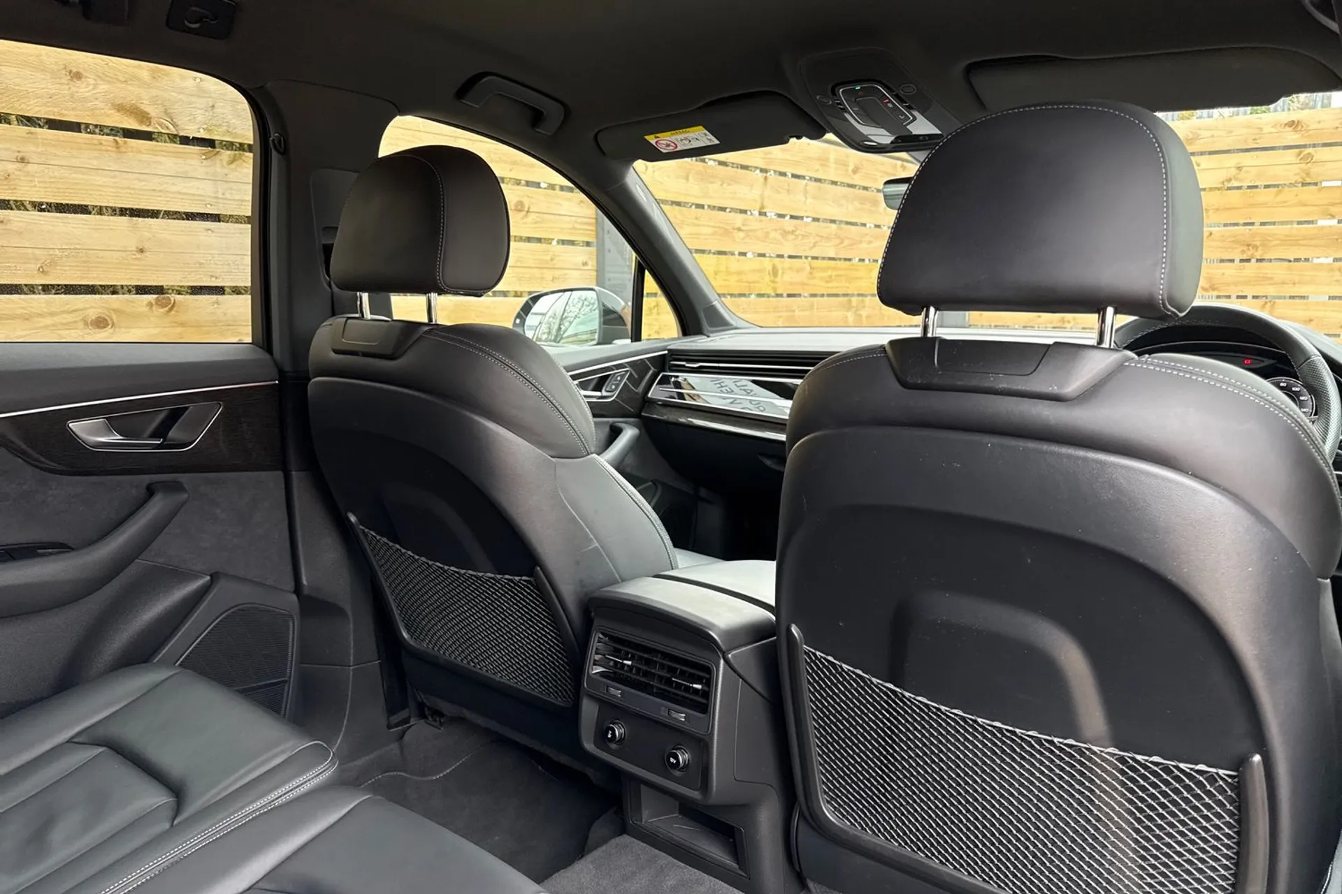 Audi Q7 thumbnail image number 24