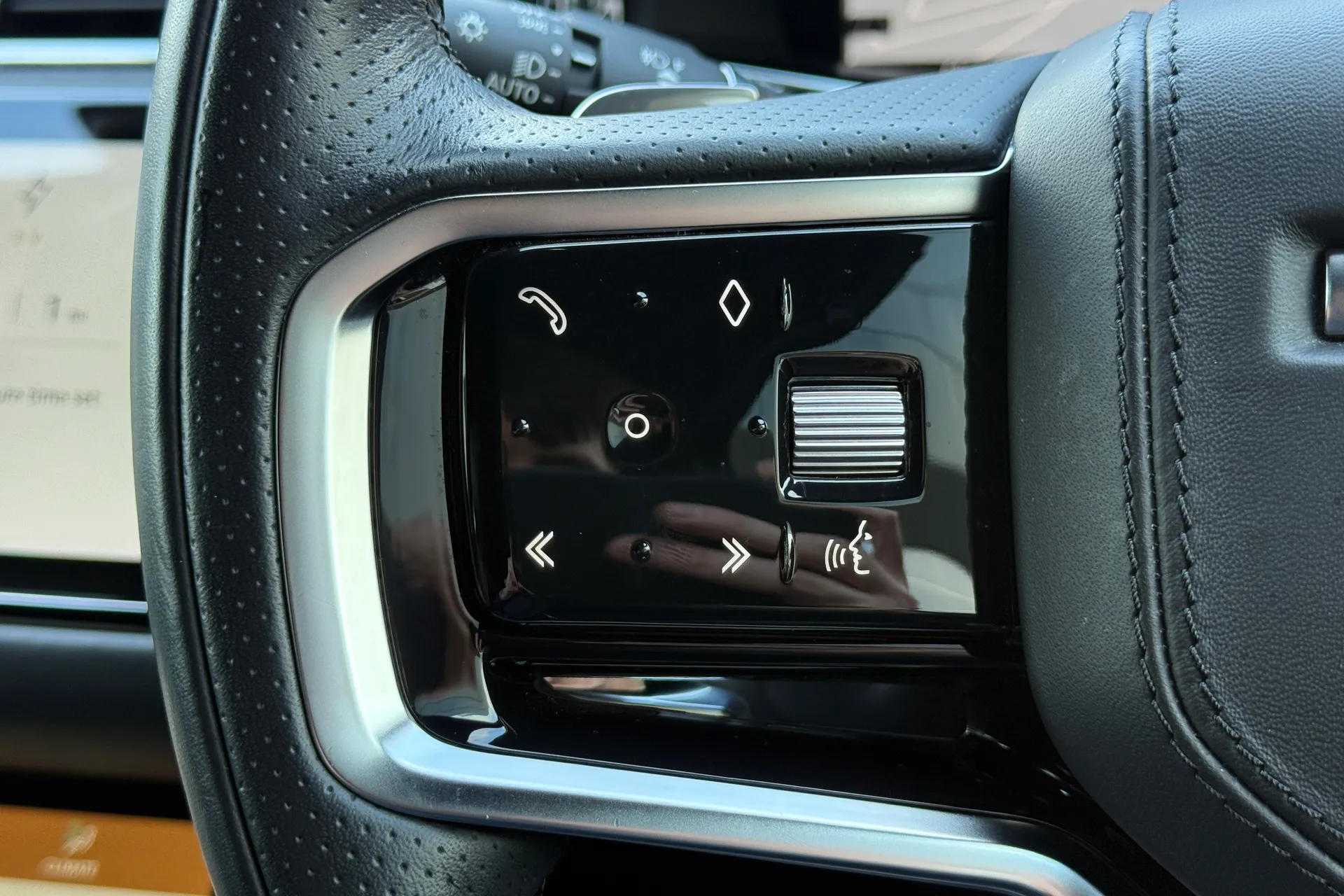 LAND ROVER RANGE ROVER EVOQUE thumbnail image number 24