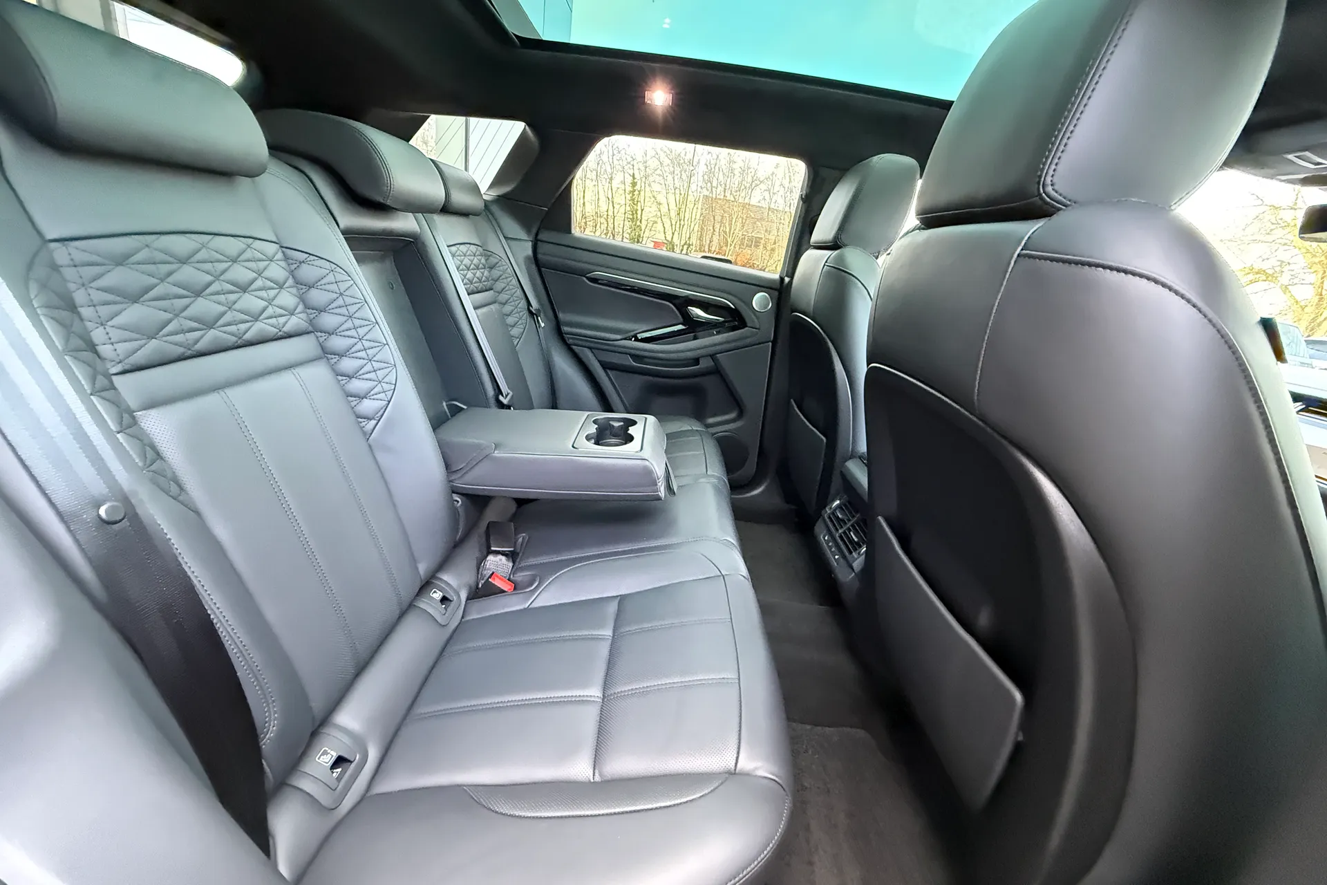 LAND ROVER RANGE ROVER EVOQUE thumbnail image number 40