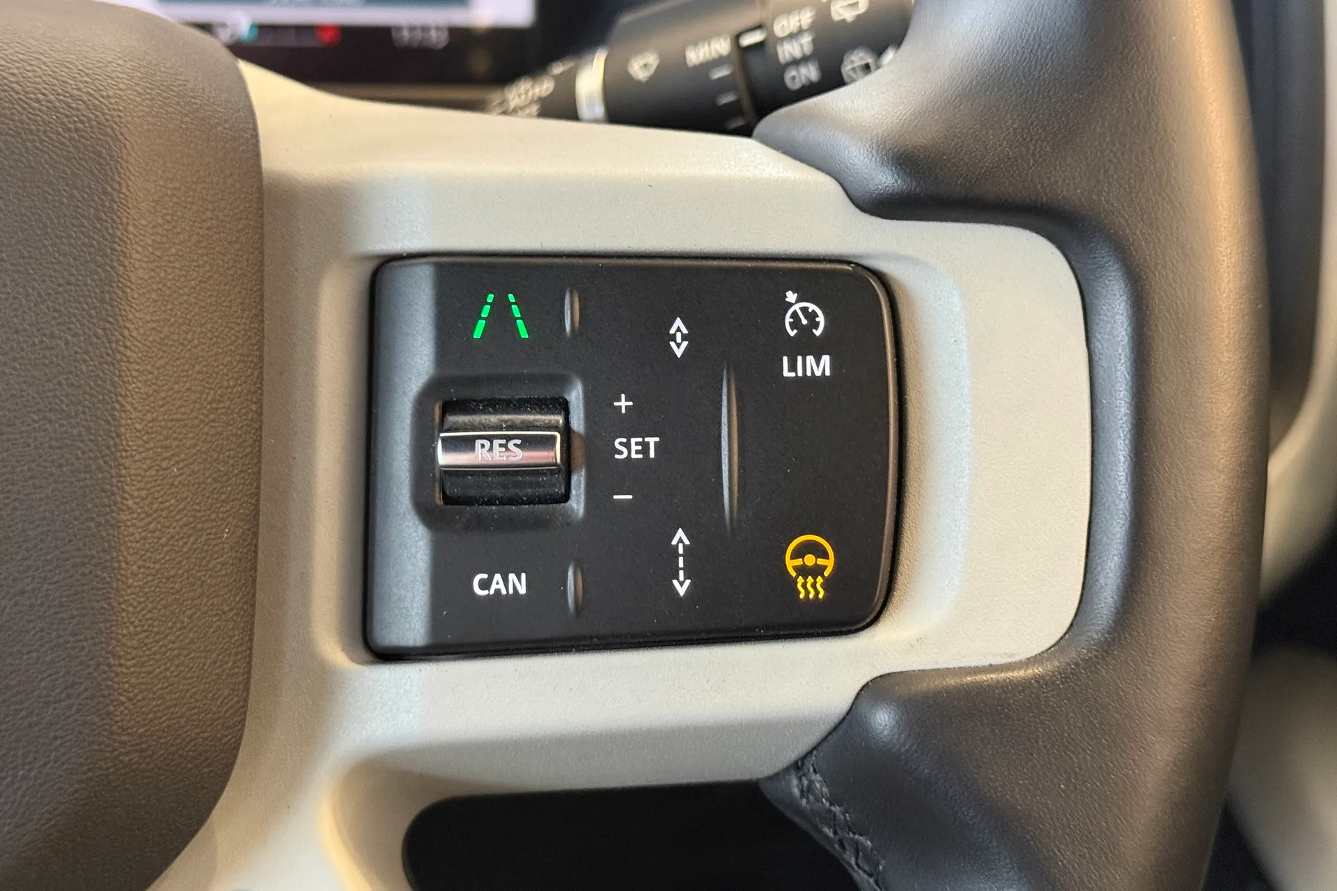 LAND ROVER DEFENDER thumbnail image number 25