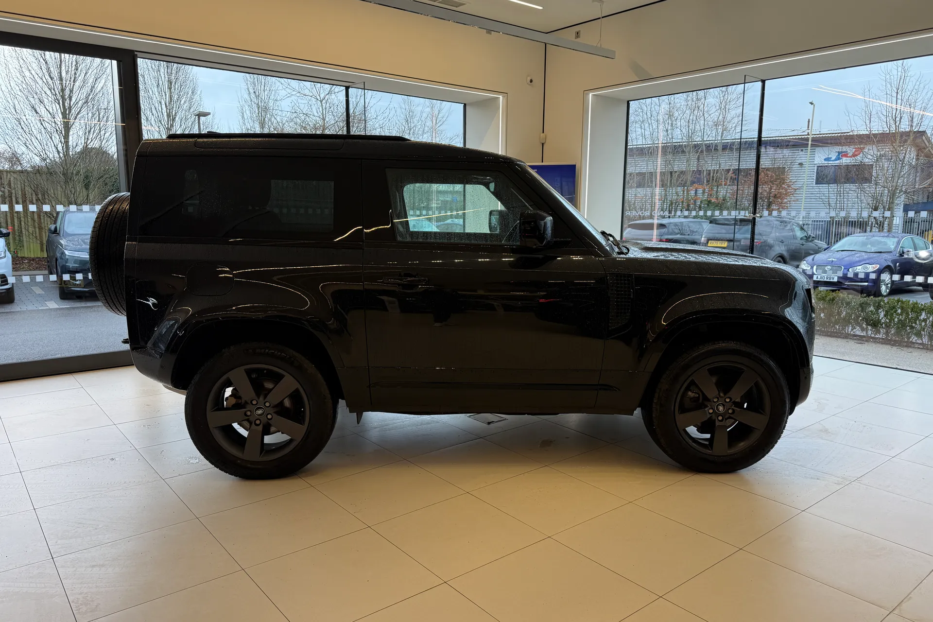 LAND ROVER DEFENDER thumbnail image number 24