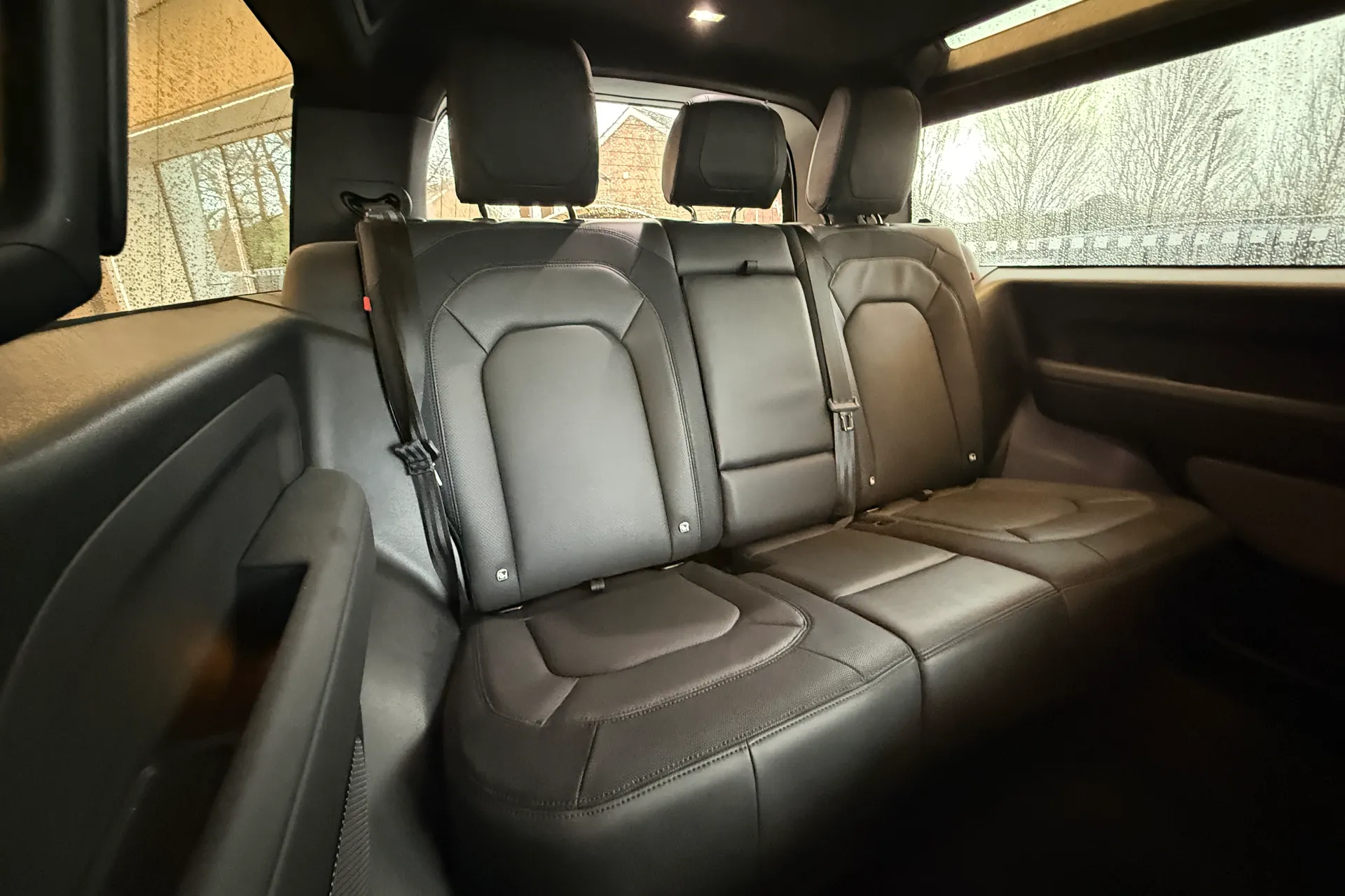 LAND ROVER DEFENDER thumbnail image number 35