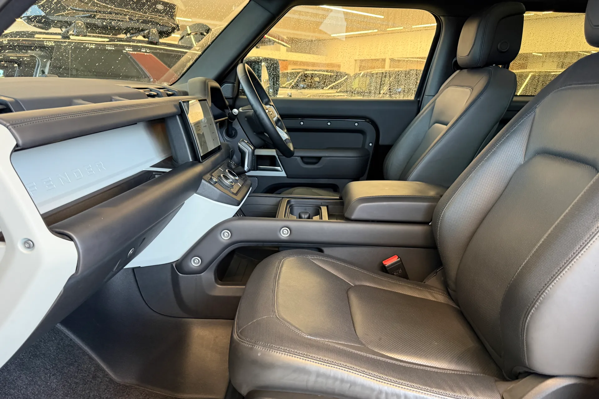 LAND ROVER DEFENDER thumbnail image number 10