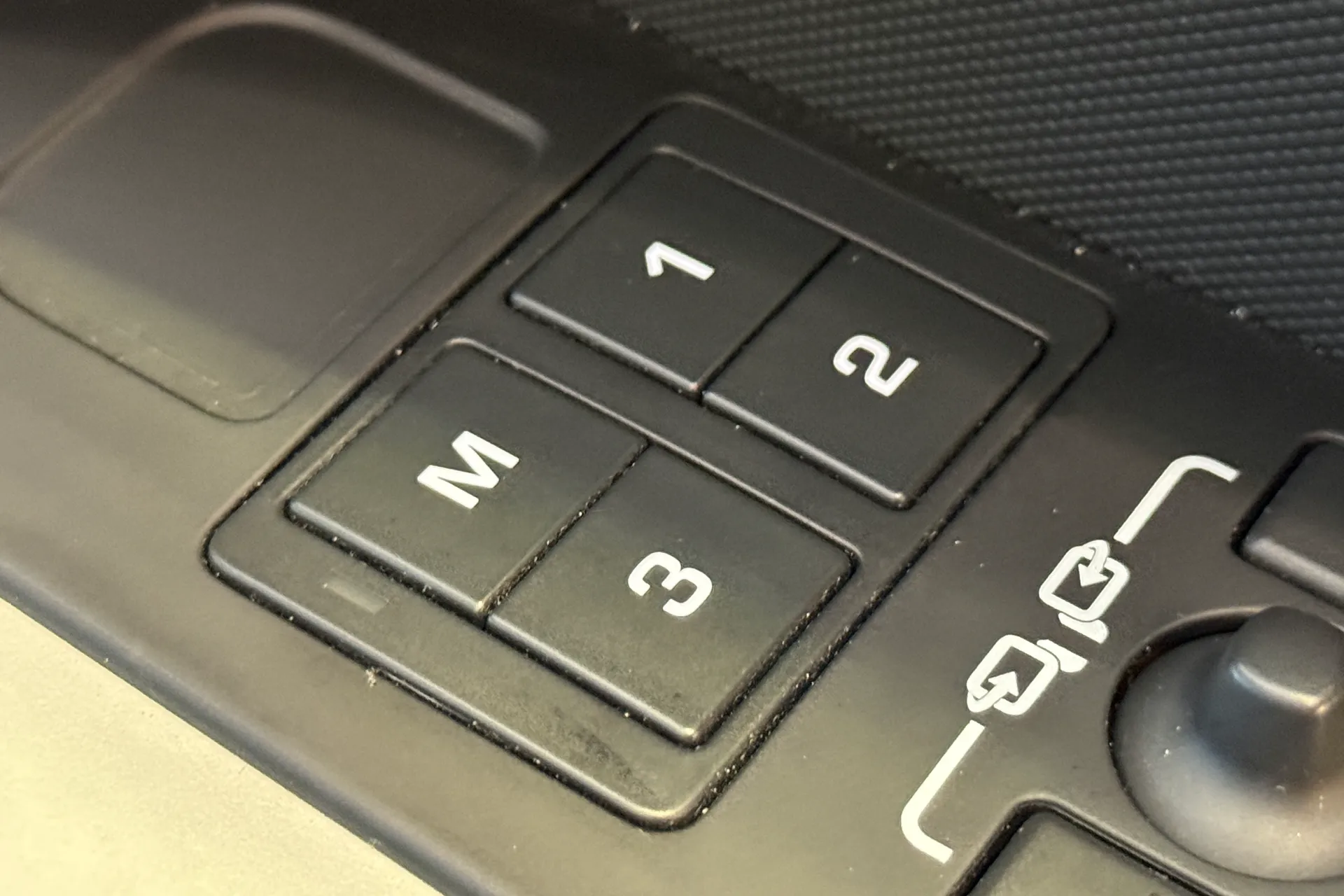 LAND ROVER DEFENDER thumbnail image number 41