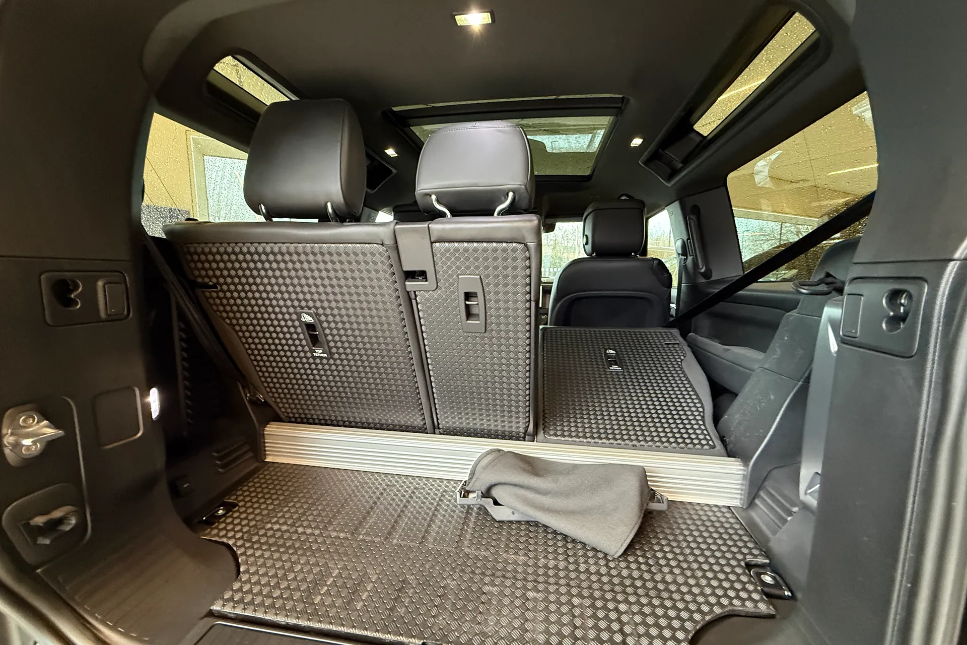 LAND ROVER DEFENDER thumbnail image number 34