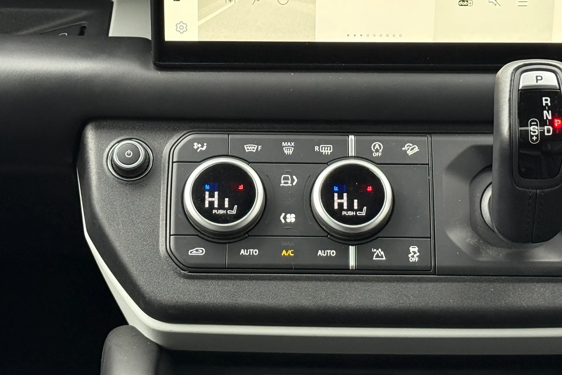 LAND ROVER DEFENDER thumbnail image number 16