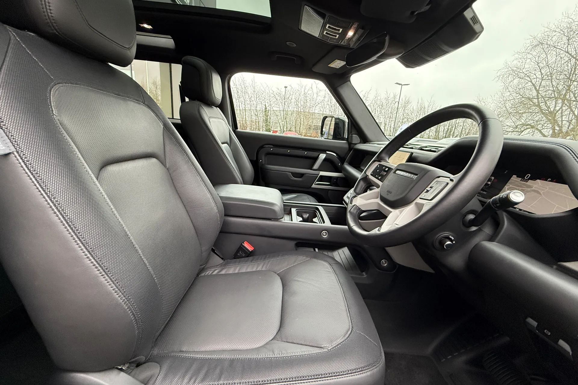 LAND ROVER DEFENDER thumbnail image number 9