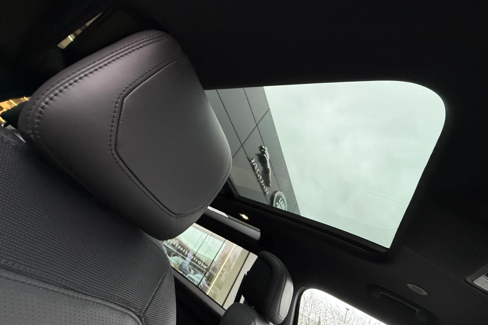 LAND ROVER DEFENDER thumbnail image number 34